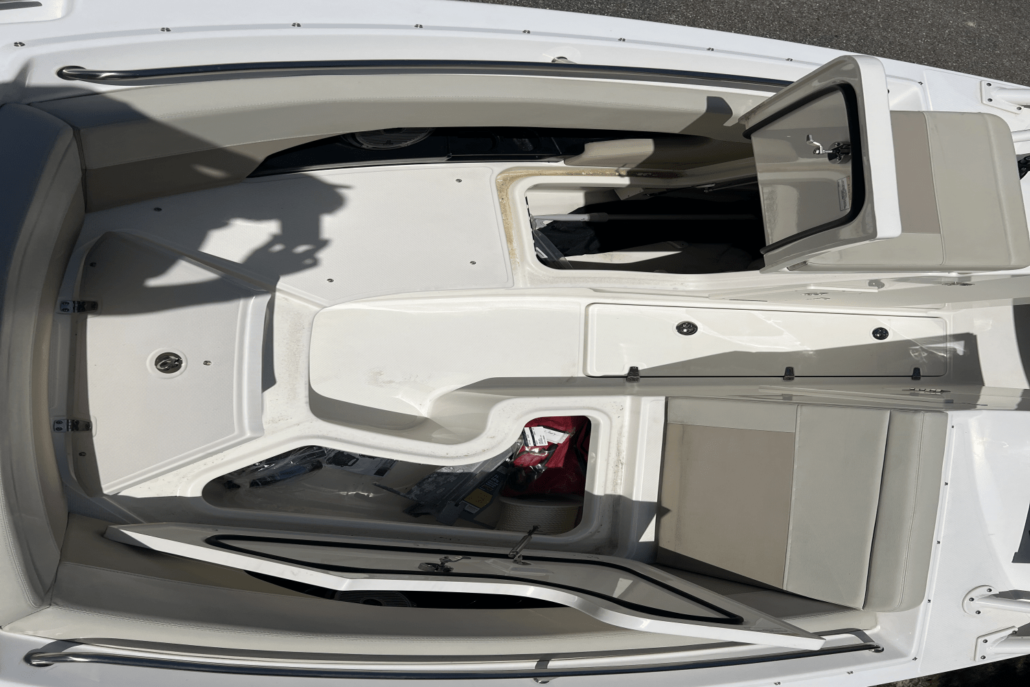 2023 Boston Whaler 240 VANTAGE Image Thumbnail #19