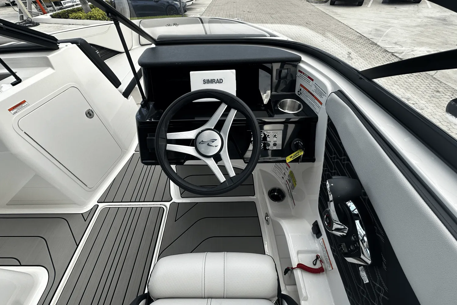 2026 Sea Ray SPX 210 Outboard Image Thumbnail #14