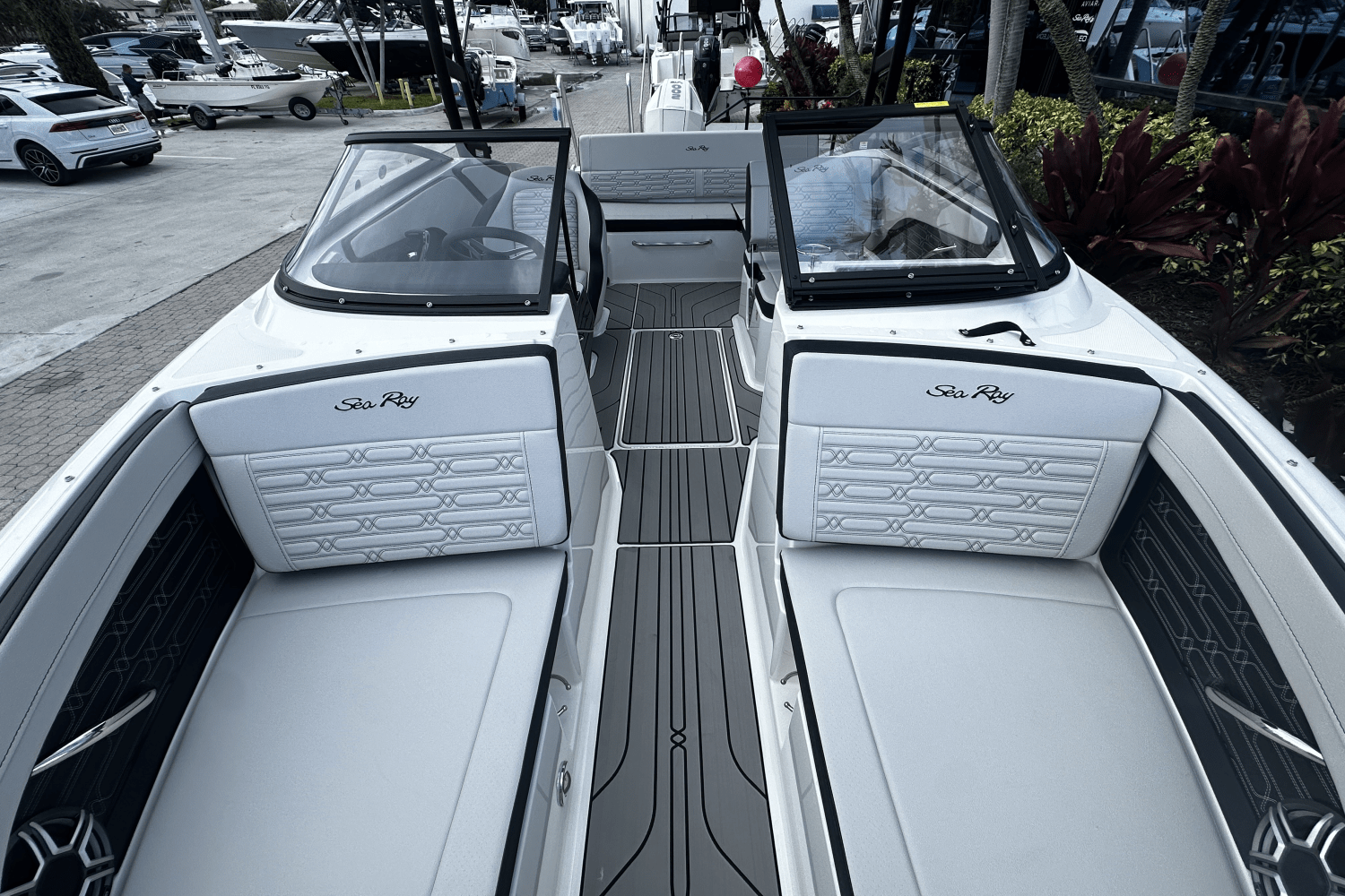 2026 Sea Ray SPX 210 Outboard Image Thumbnail #16