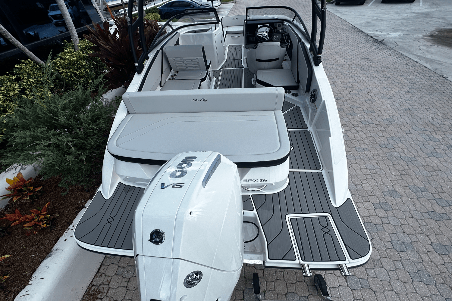 2026 Sea Ray SPX 210 Outboard Image Thumbnail #6