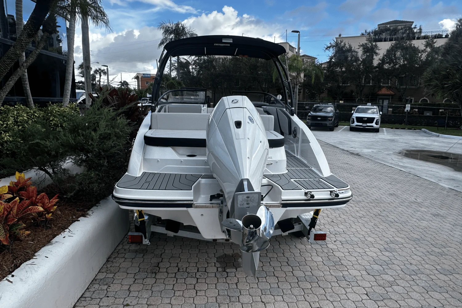 2026 Sea Ray SPX 210 Outboard Image Thumbnail #5