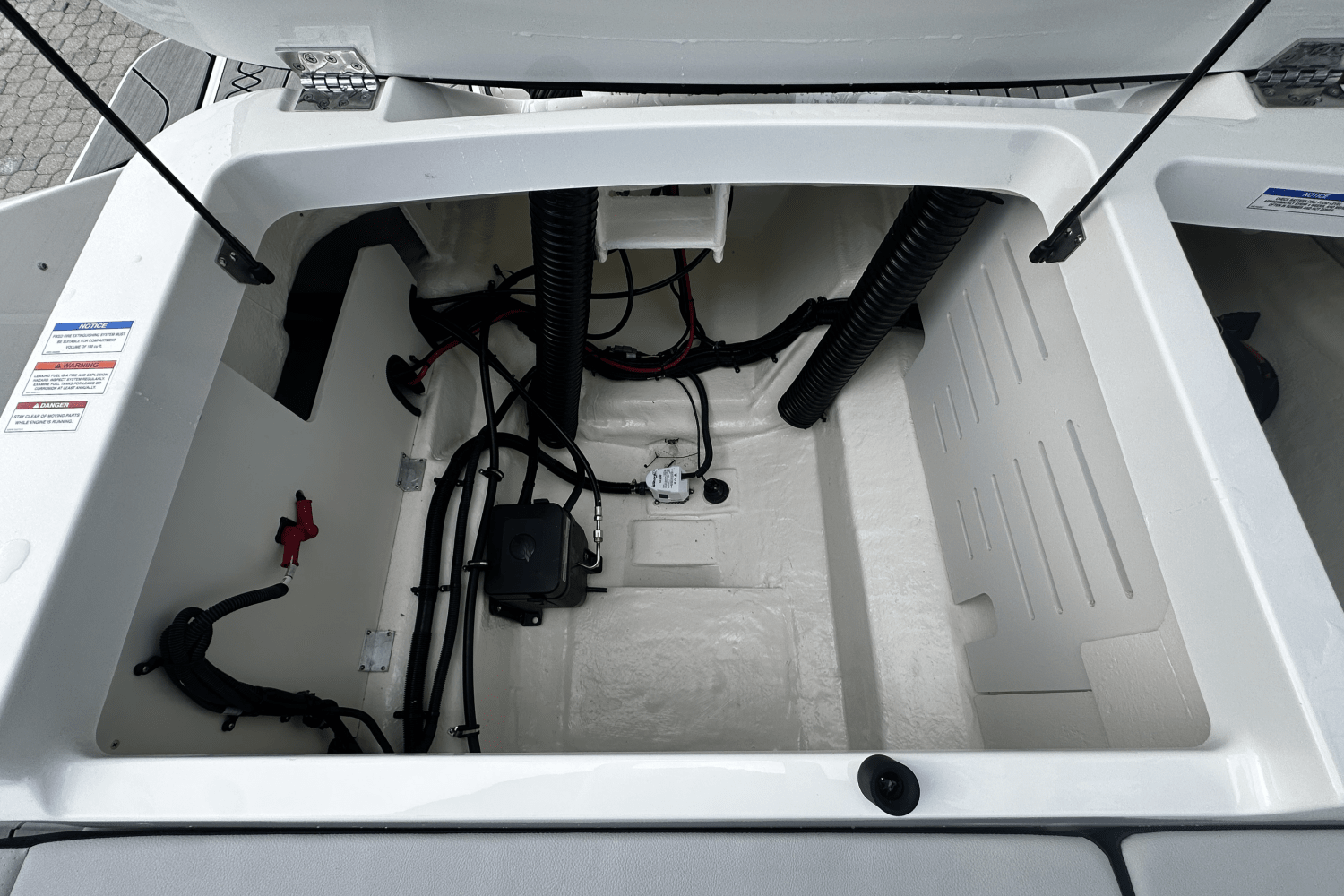 2026 Sea Ray SPX 210 Outboard Image Thumbnail #18