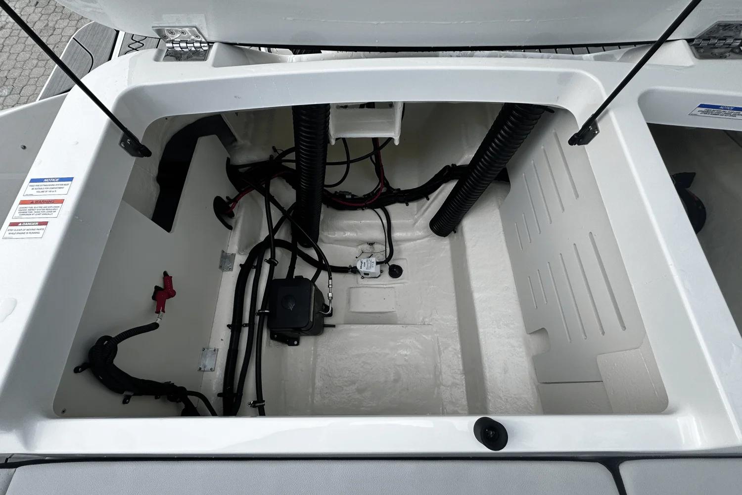 2026 Sea Ray SPX 210 Outboard Image Thumbnail #18