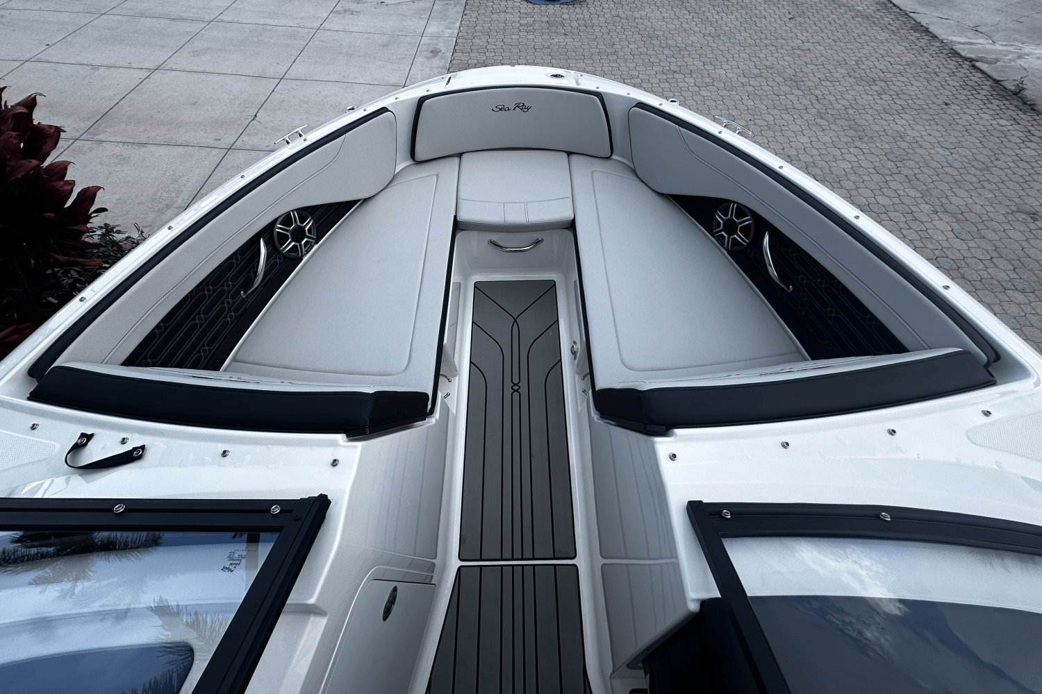 2026 Sea Ray SPX 210 Outboard Image Thumbnail #15