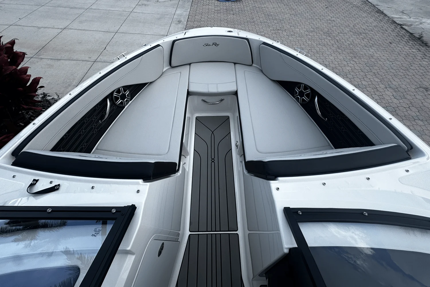 2026 Sea Ray SPX 210 Outboard Image Thumbnail #15