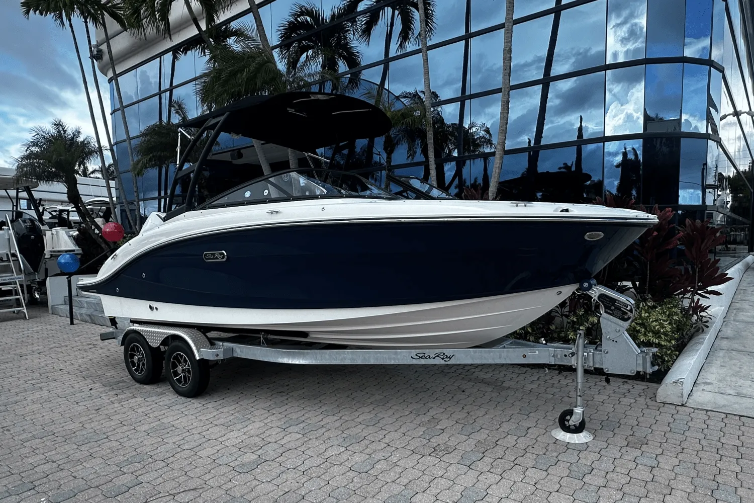 2026 Sea Ray SPX 210 Outboard Image Thumbnail #0
