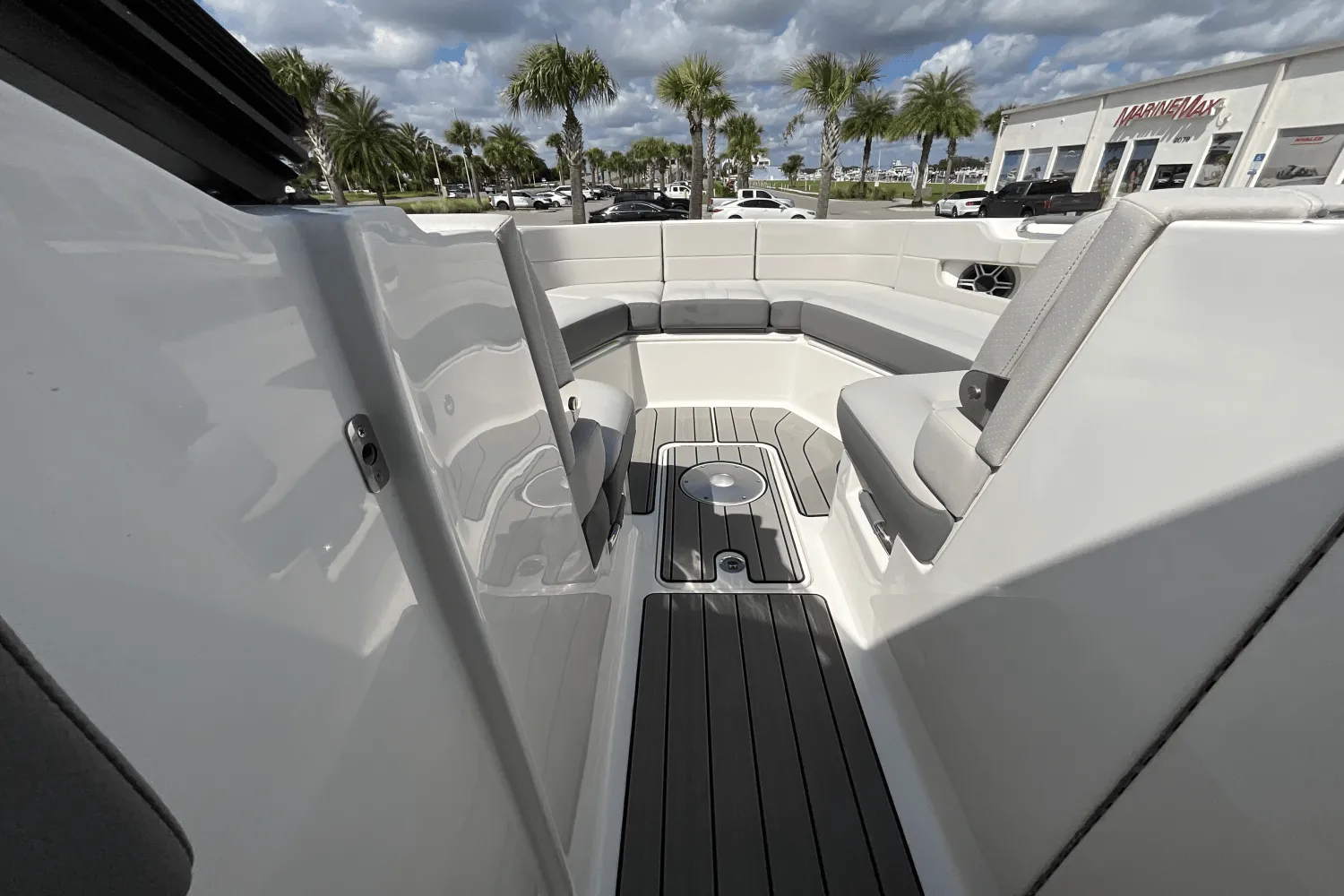 2026 Sea Ray SLX 310 Ouboard Image Thumbnail #26