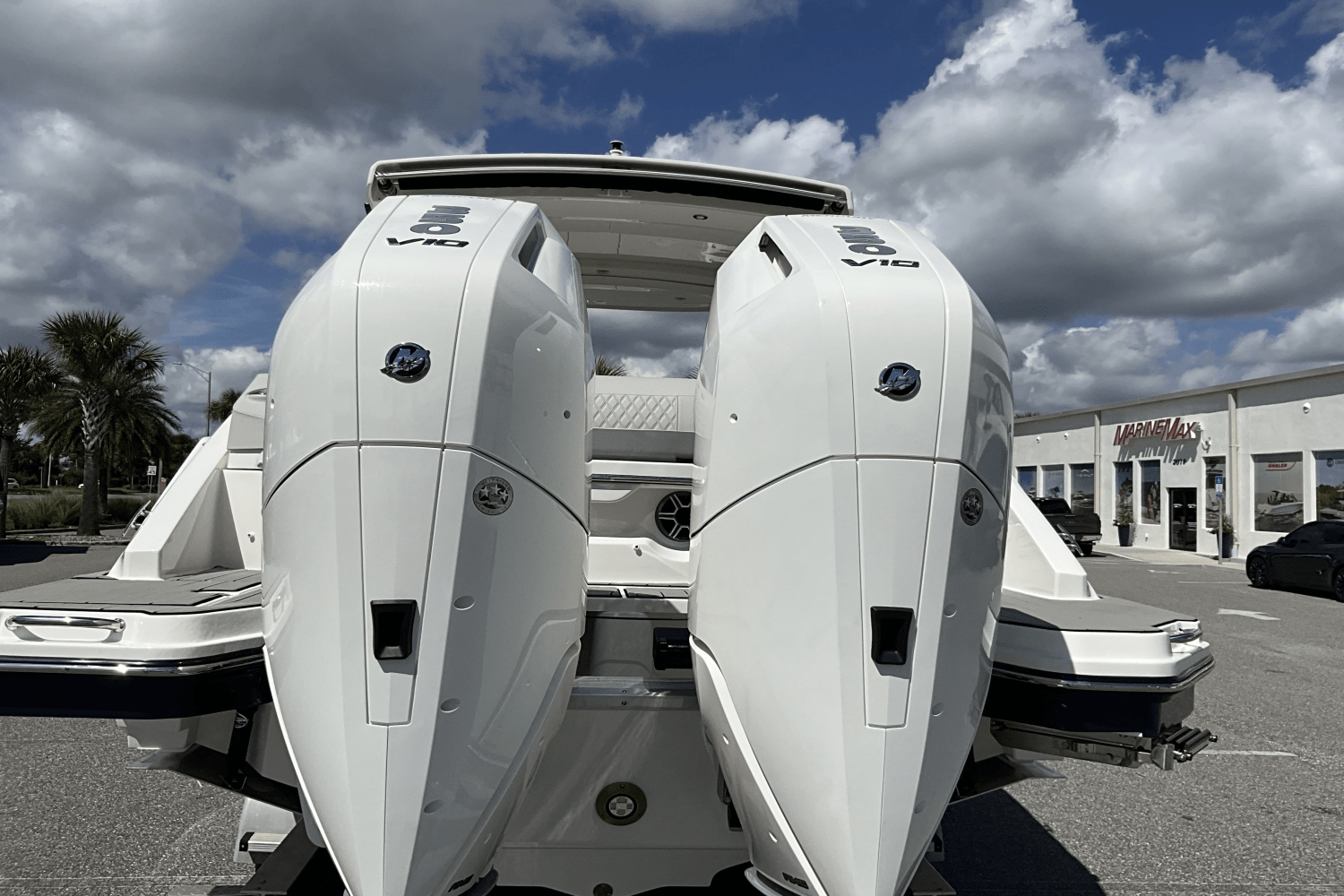2026 Sea Ray SLX 310 Ouboard Image Thumbnail #16