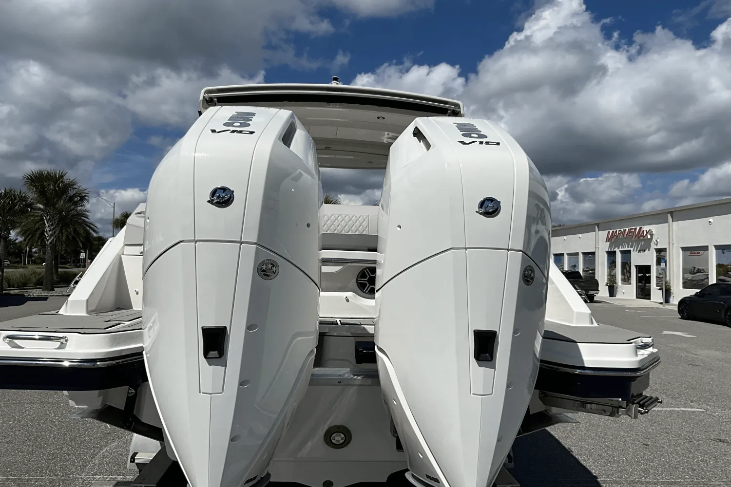 2026 Sea Ray SLX 310 Ouboard Image Thumbnail #16