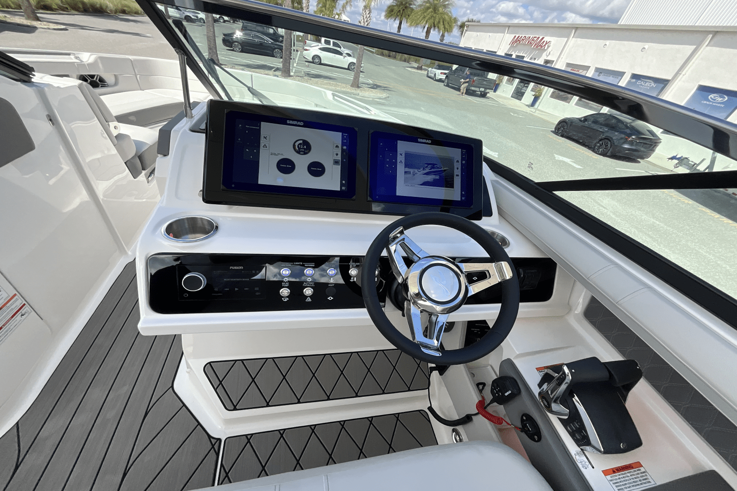 2026 Sea Ray SLX 310 Ouboard Image Thumbnail #23