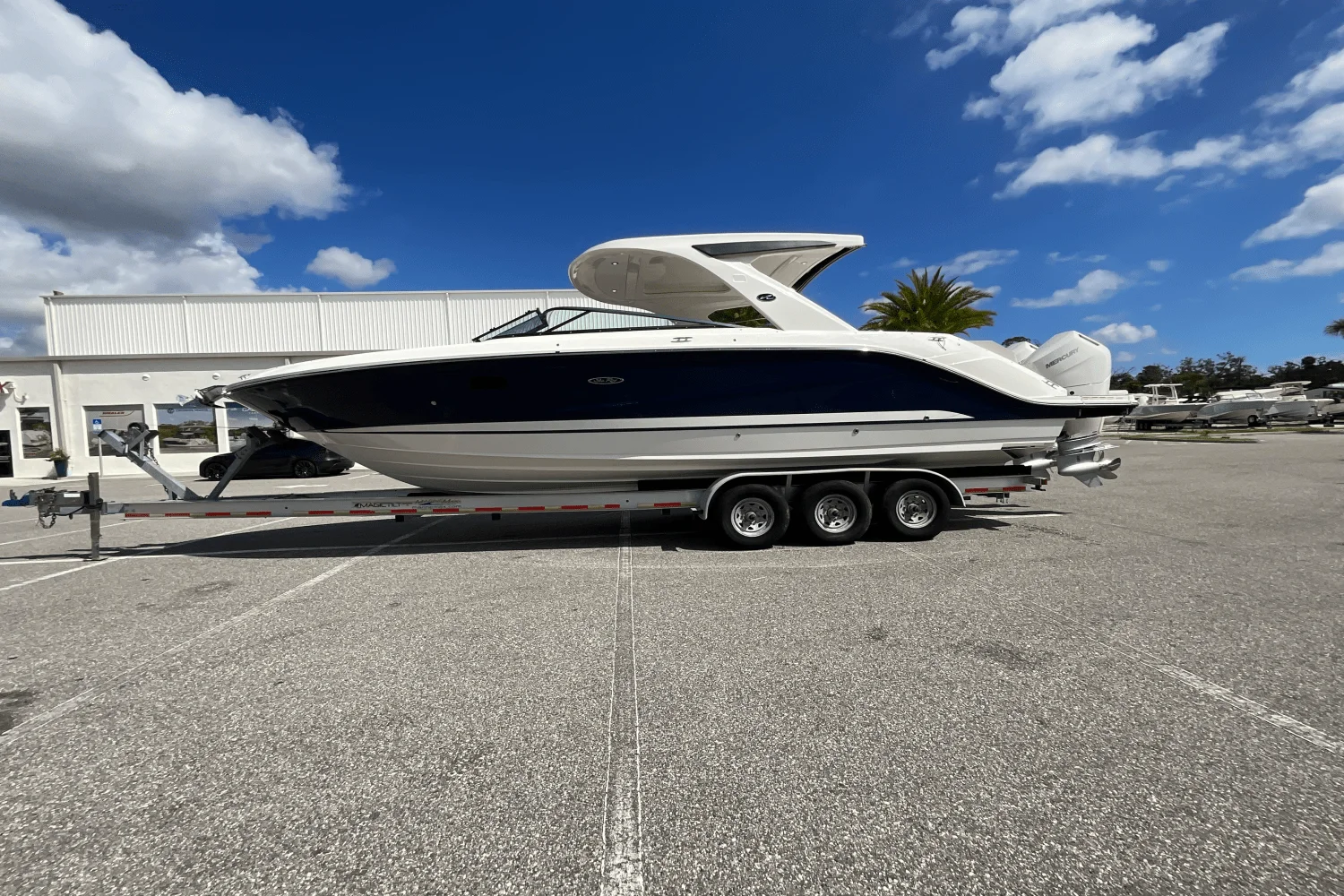 2026 Sea Ray SLX 310 Outboard Image Thumbnail #14