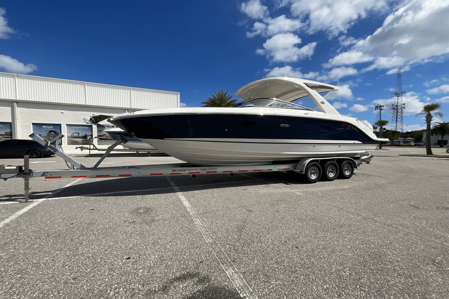 2026 Sea Ray SLX 310 Outboard Image Thumbnail #6