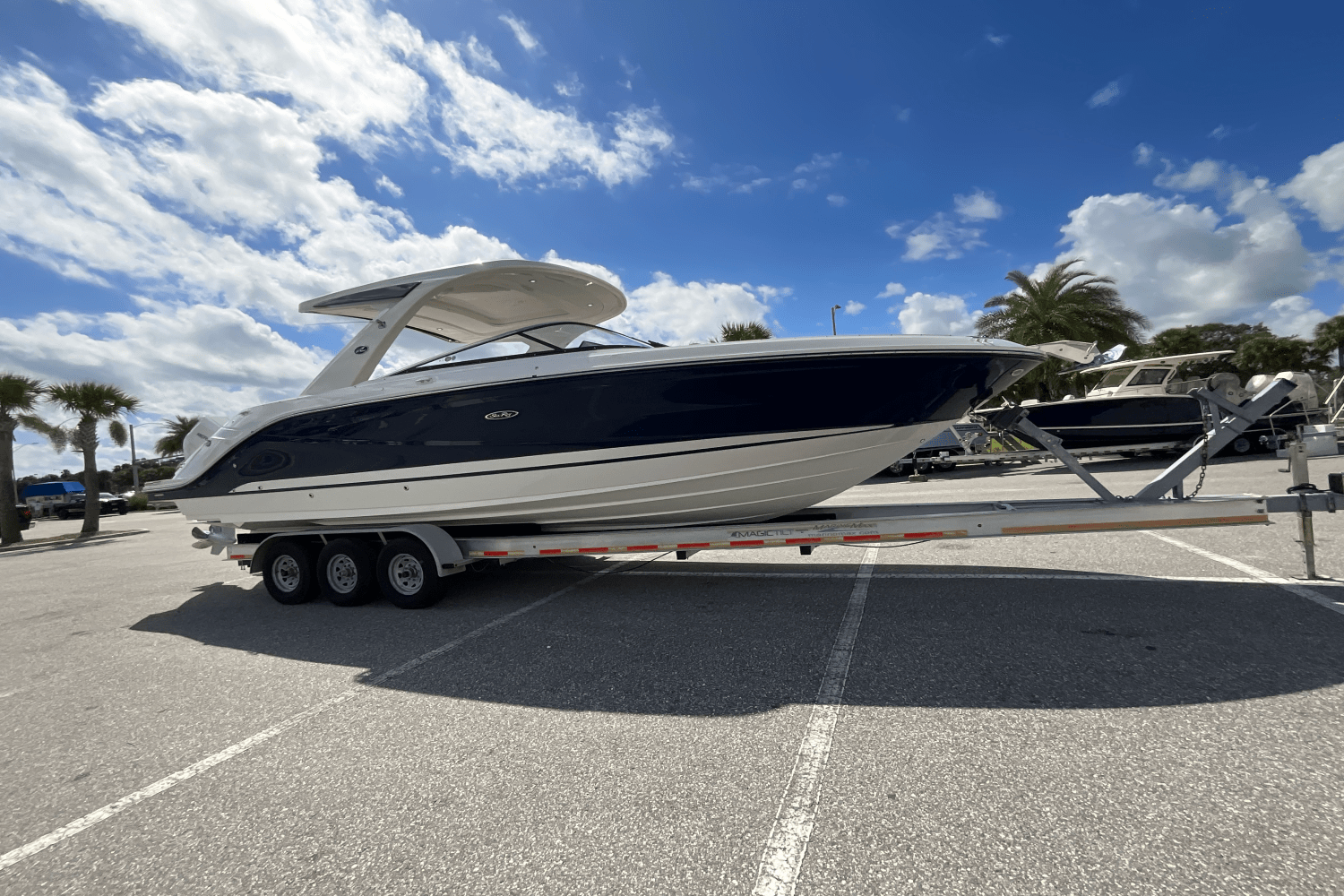 2026 Sea Ray SLX 310 Outboard Image Thumbnail #4