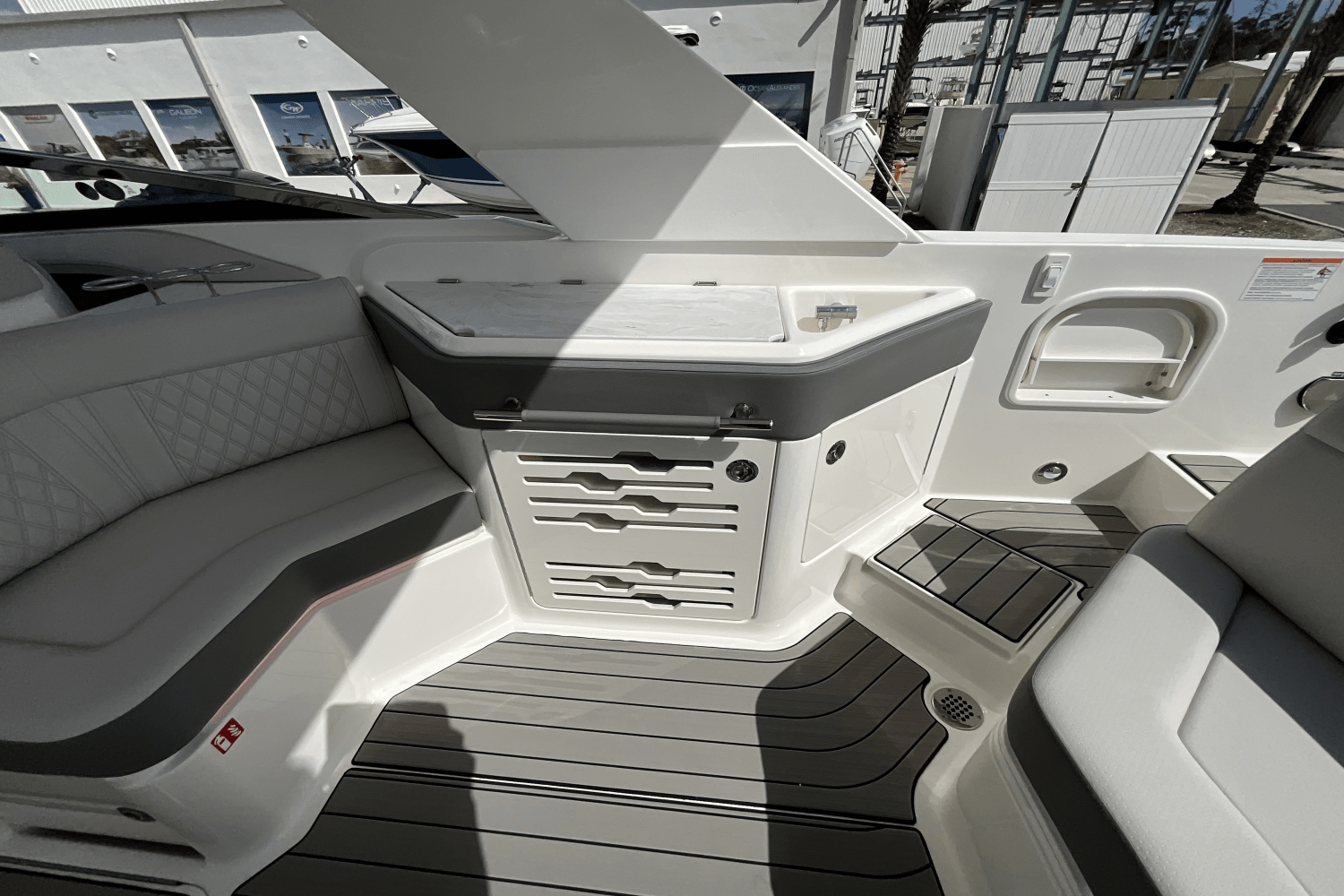 2026 Sea Ray SLX 310 Ouboard Image Thumbnail #20