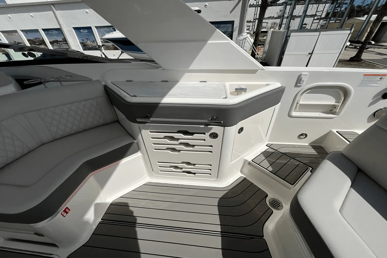2026 Sea Ray SLX 310 Ouboard Image Thumbnail #20