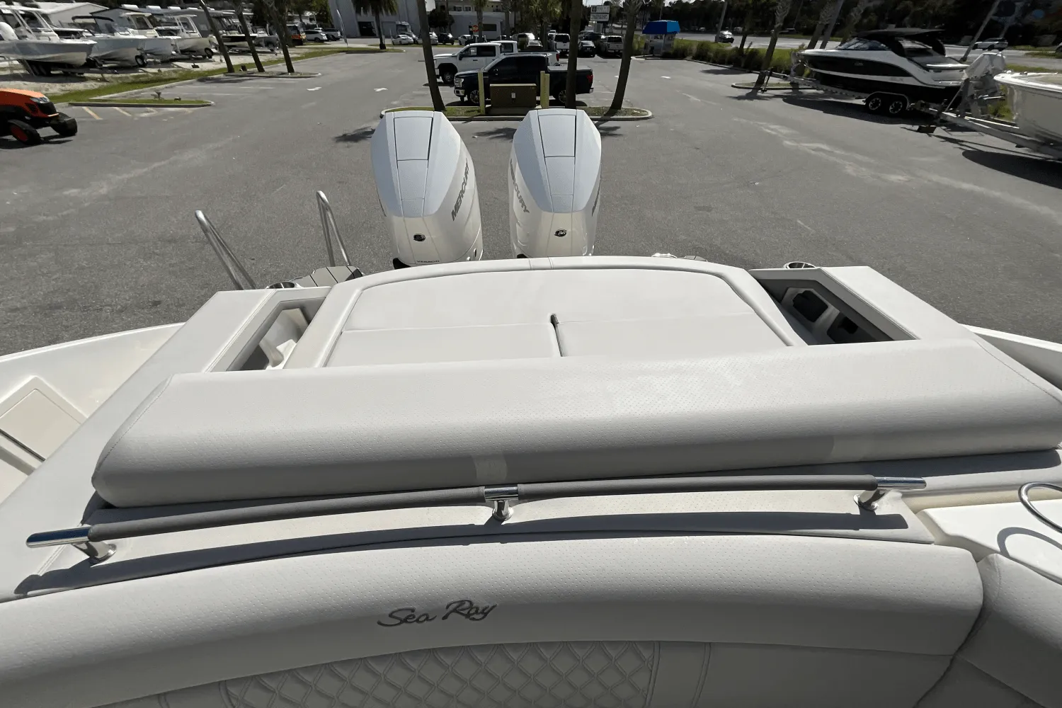 2026 Sea Ray SLX 310 Ouboard Image Thumbnail #18