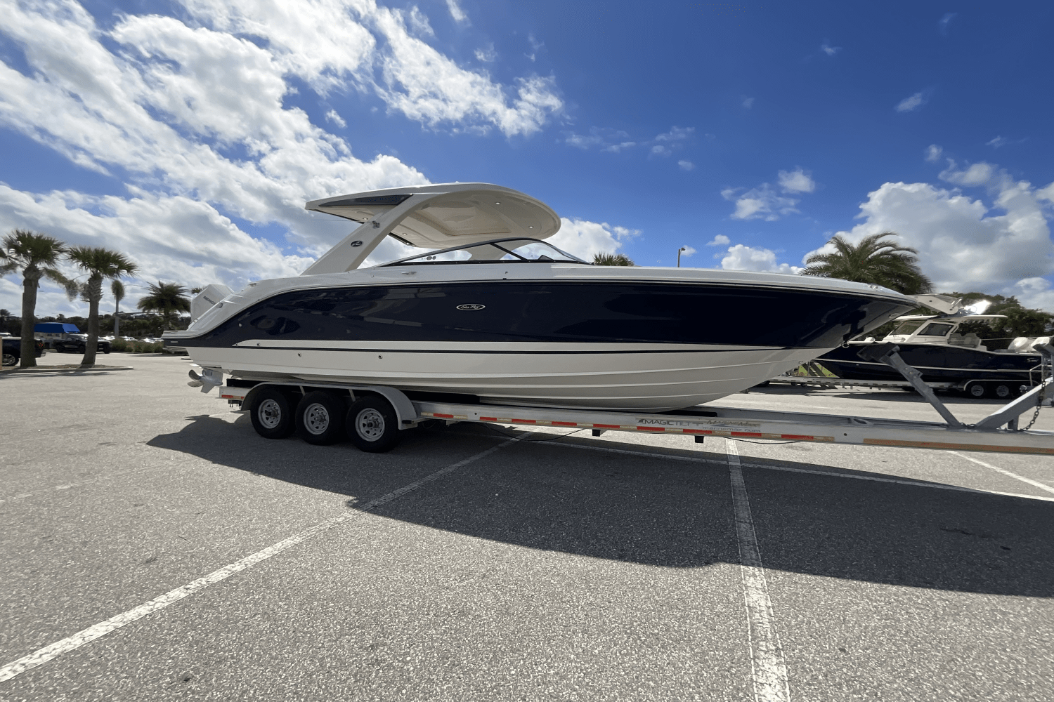 2026 Sea Ray SLX 310 Ouboard Image Thumbnail #3