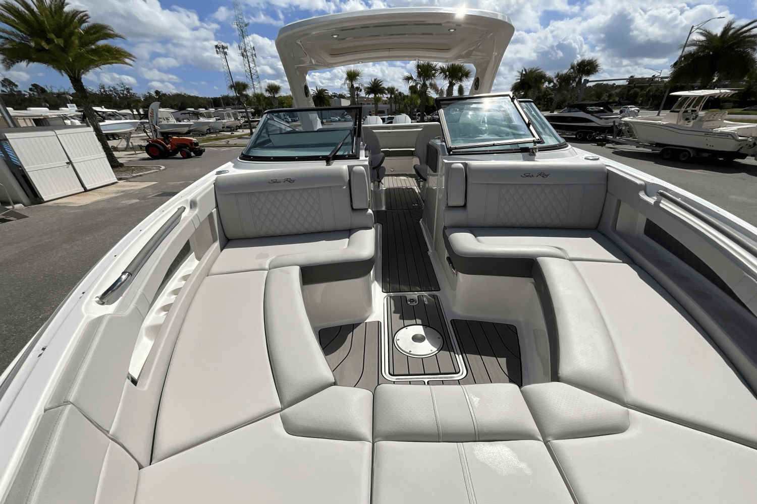 2026 Sea Ray SLX 310 Ouboard Image Thumbnail #27