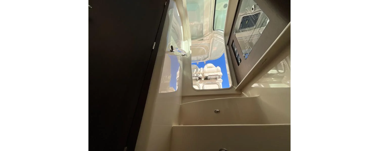 2026 Grady-White Canyon 386 Image Thumbnail #25