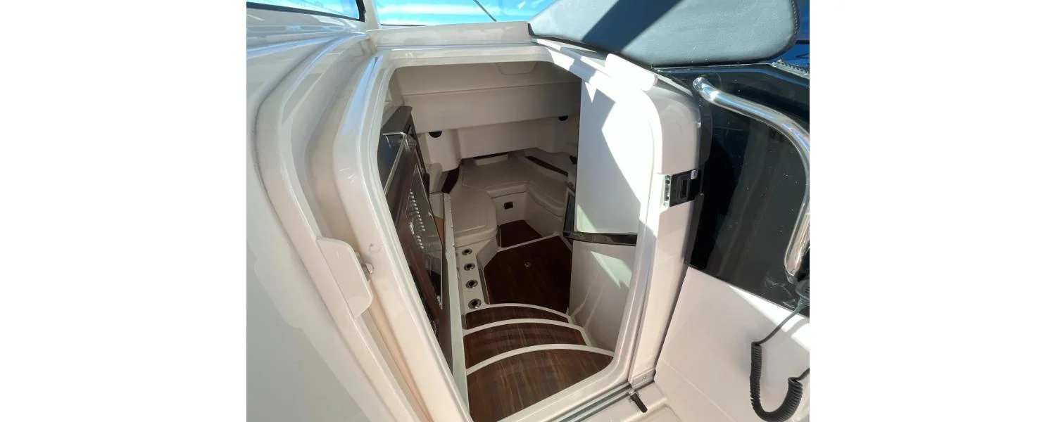 2026 Grady-White Canyon 386 Image Thumbnail #18