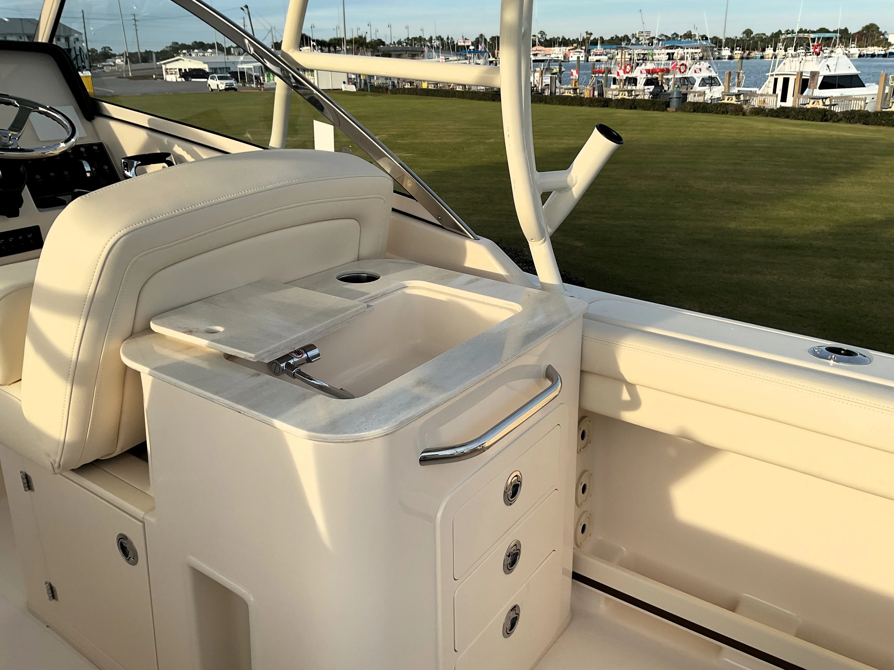2026 Grady-White Freedom 275 Image Thumbnail #16