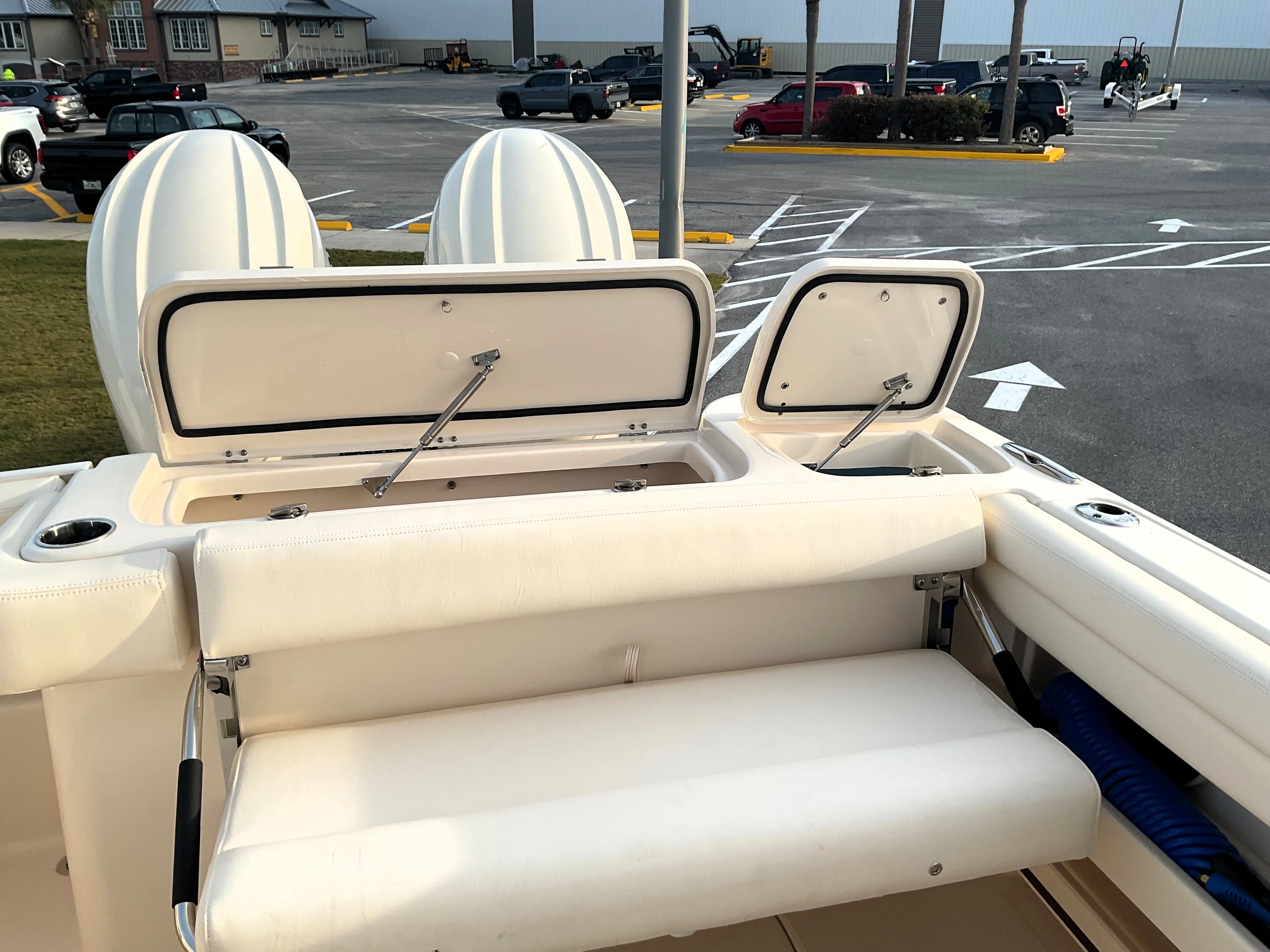 2026 Grady-White Freedom 275 Image Thumbnail #10