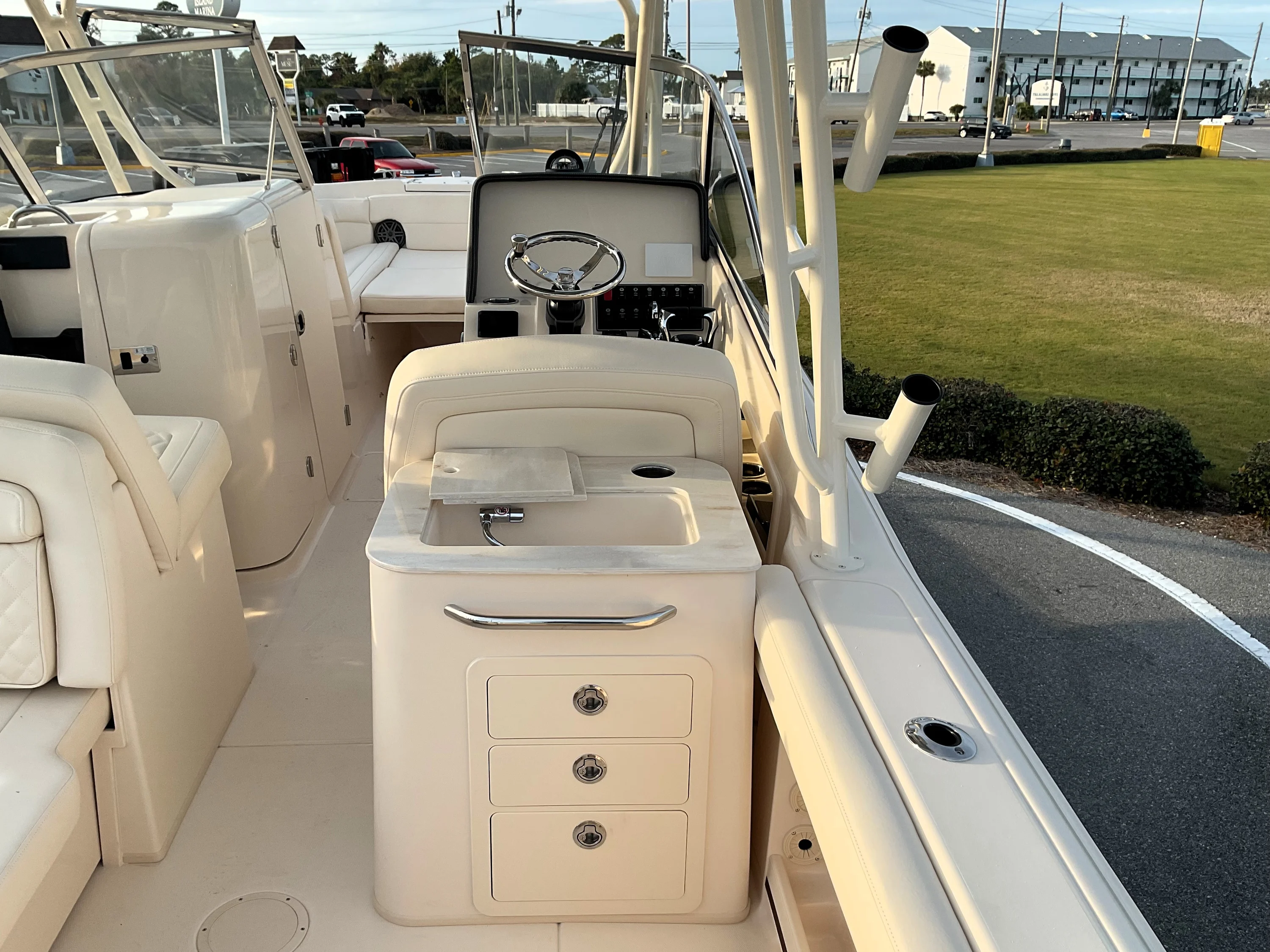 2026 Grady-White Freedom 275 Image Thumbnail #14