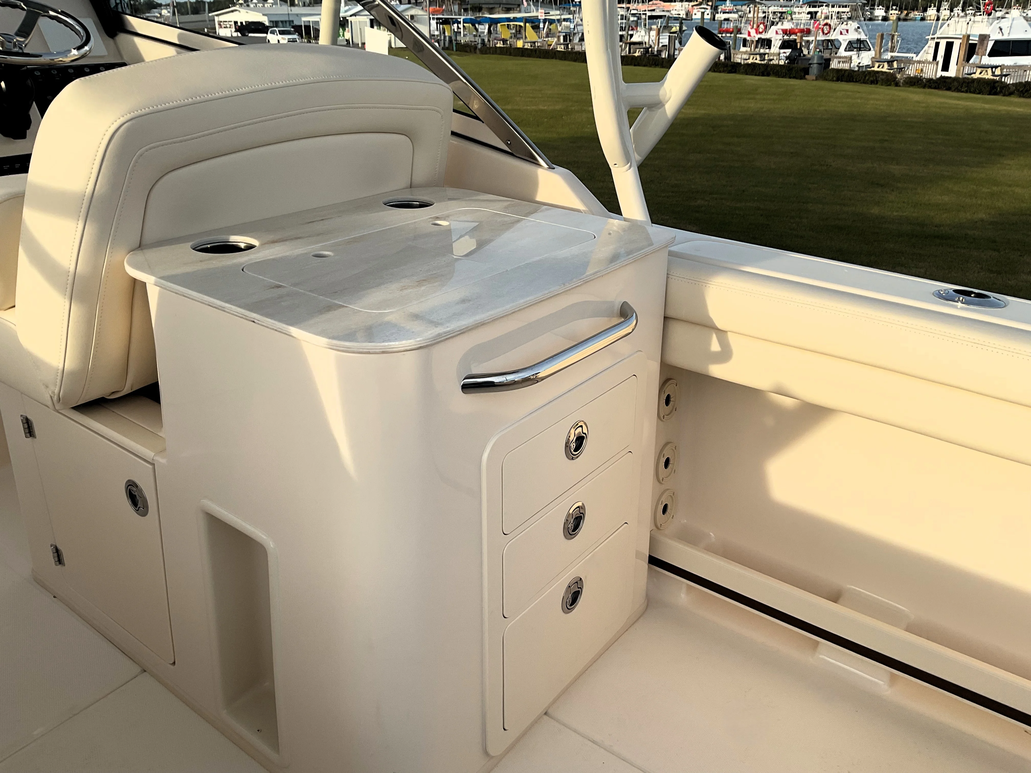 2026 Grady-White Freedom 275 Image Thumbnail #15