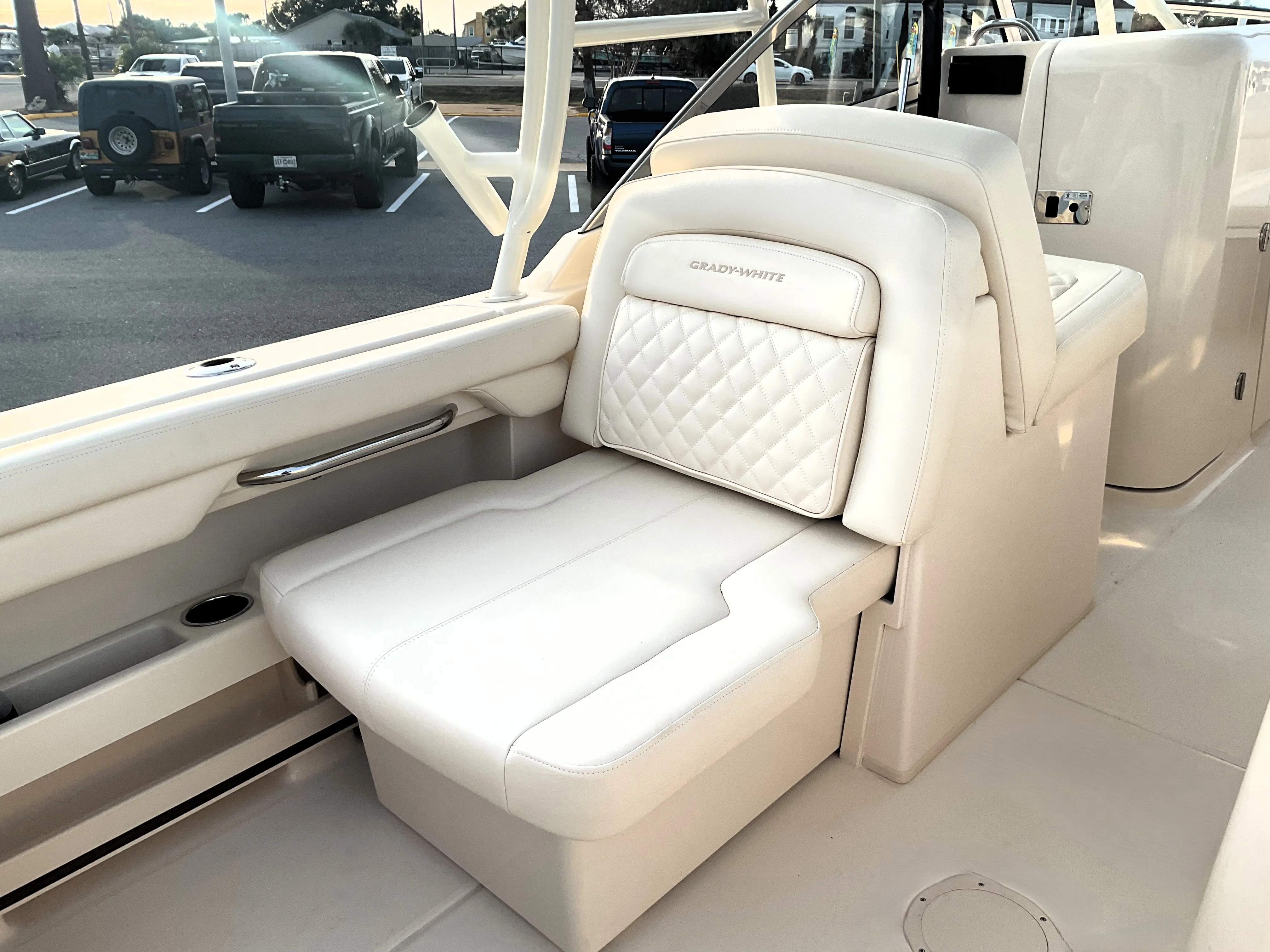 2026 Grady-White Freedom 275 Image Thumbnail #13