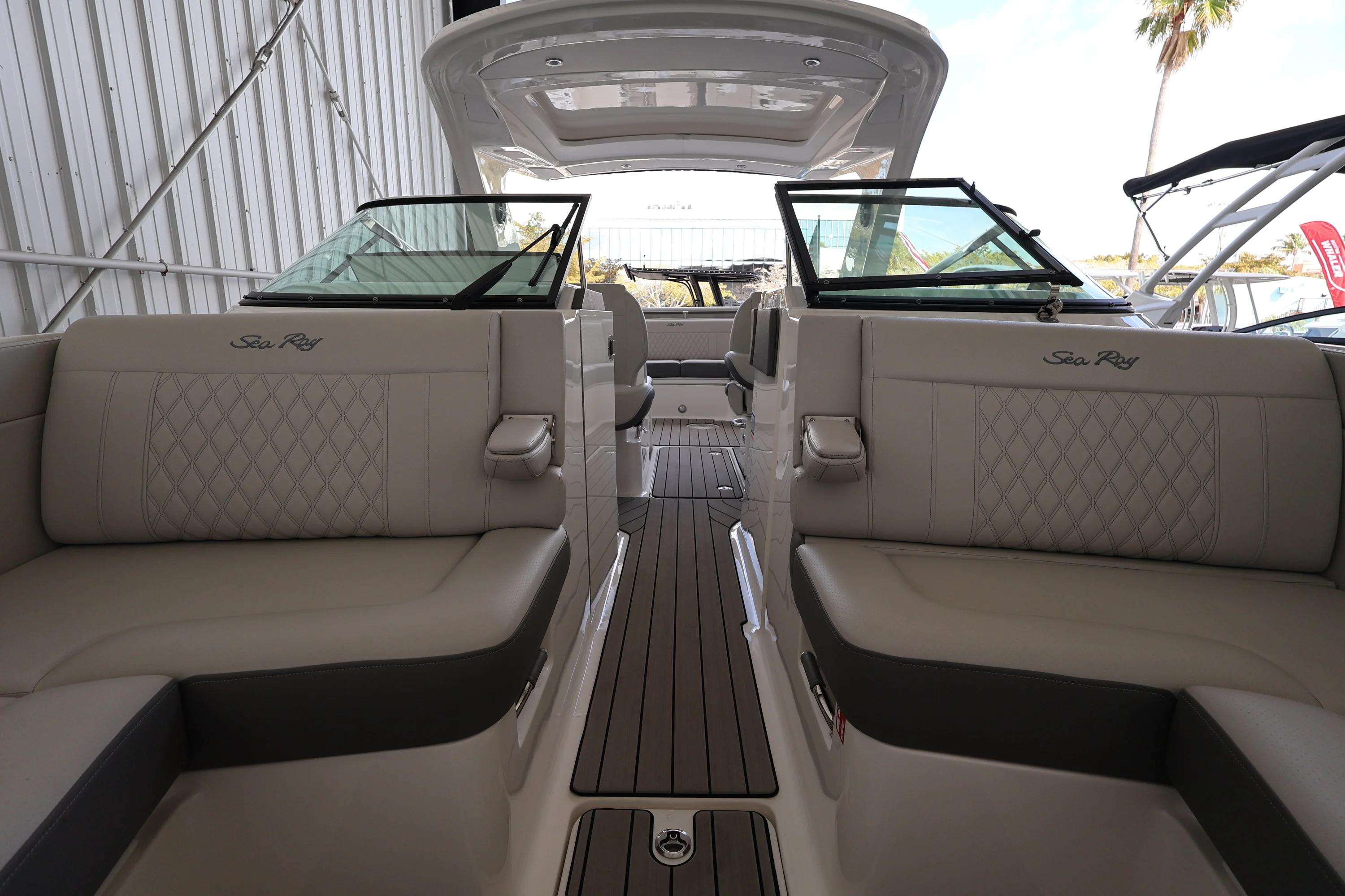 2026 Sea Ray SLX 310 Outboard Image Thumbnail #22