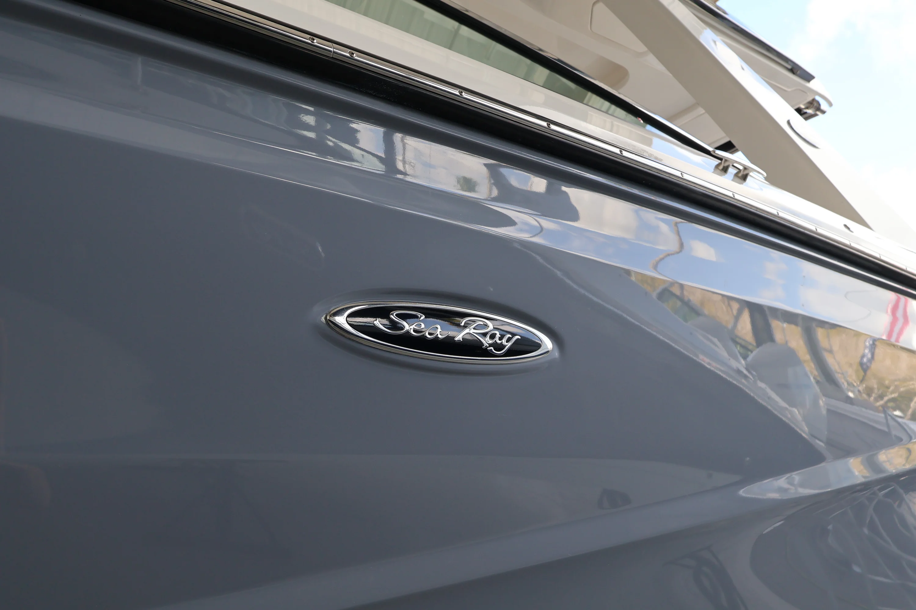 2026 Sea Ray SLX 310 Outboard Image Thumbnail #2