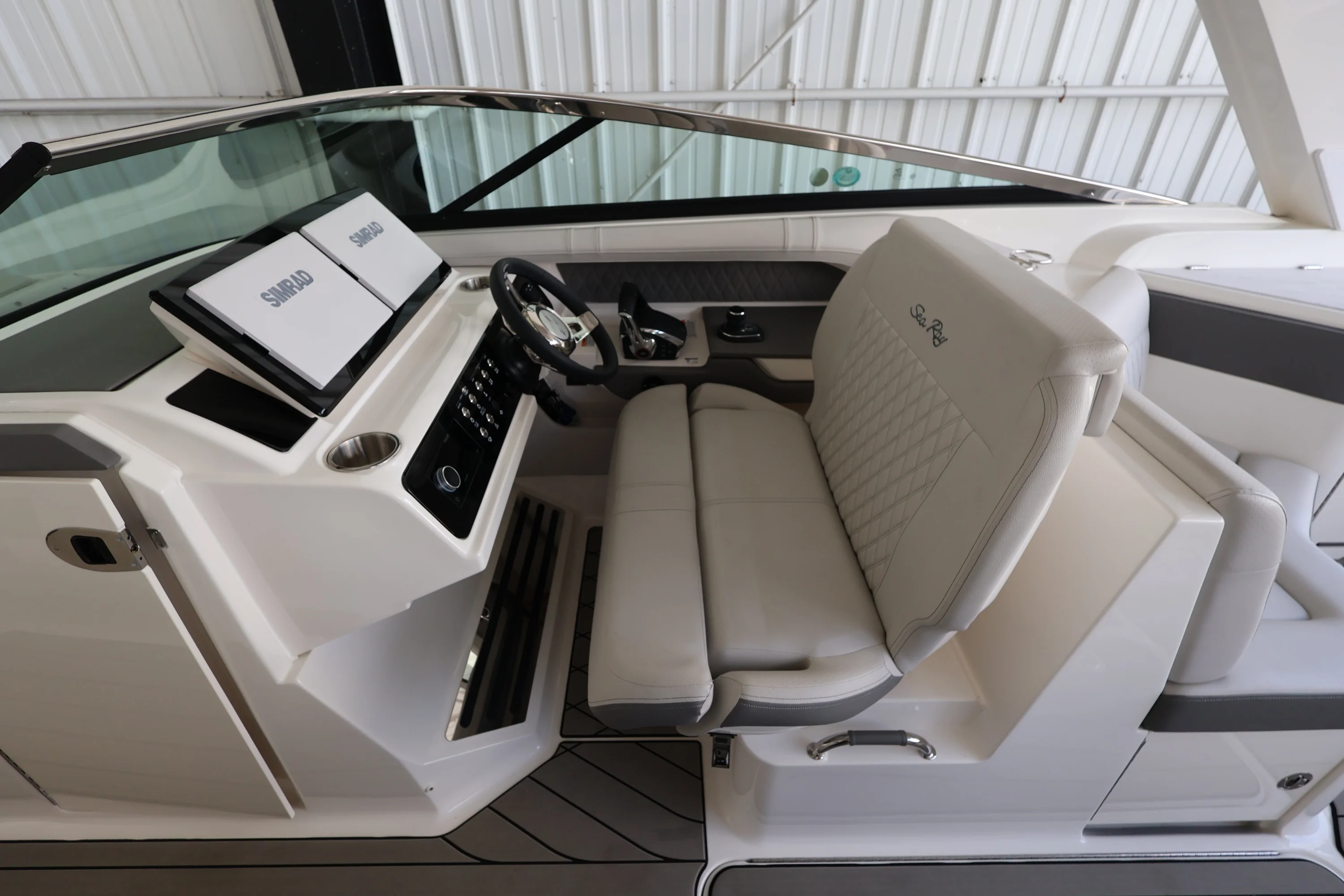 2026 Sea Ray SLX 310 Outboard Image Thumbnail #15