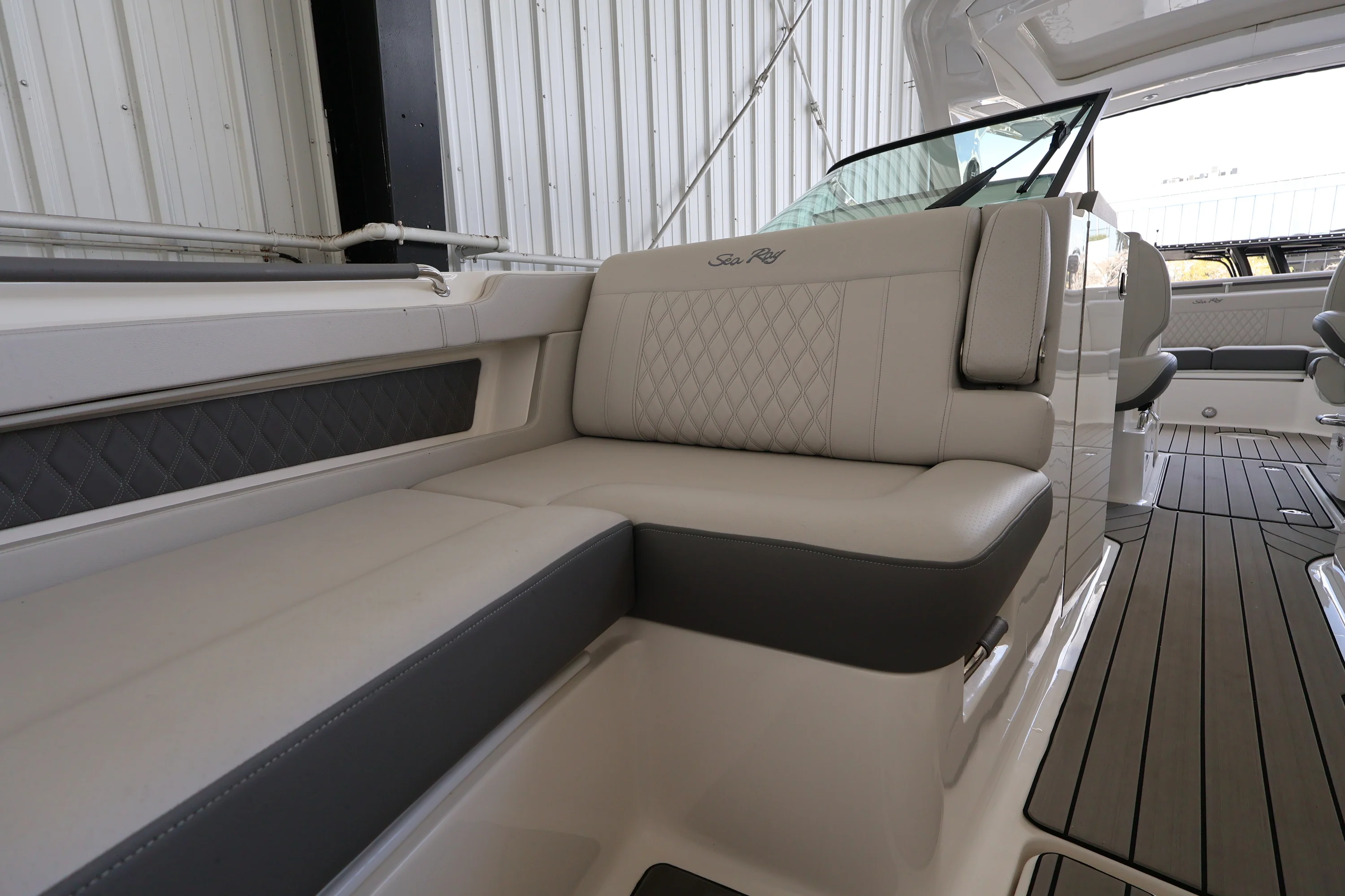 2026 Sea Ray SLX 310 Outboard Image Thumbnail #20