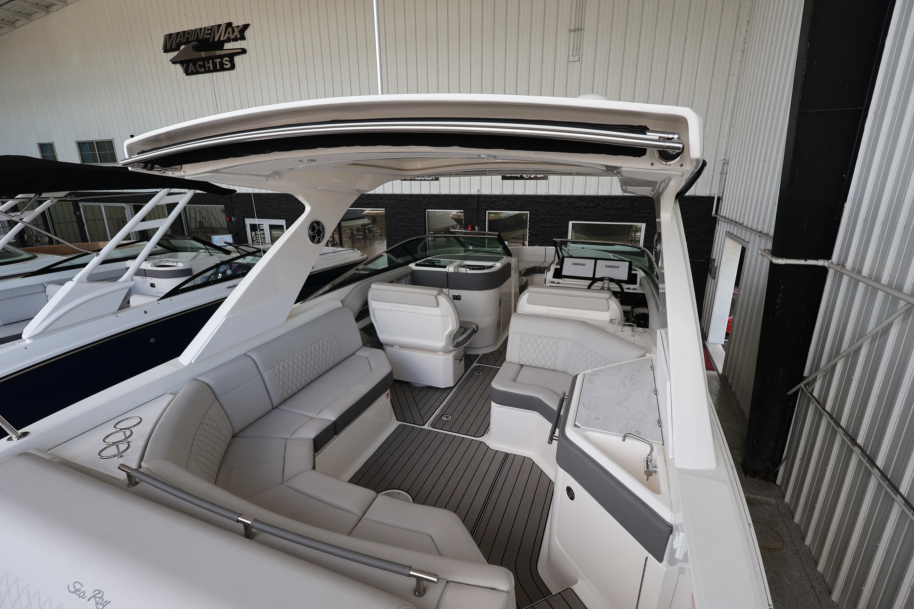 2026 Sea Ray SLX 310 Outboard Image Thumbnail #4