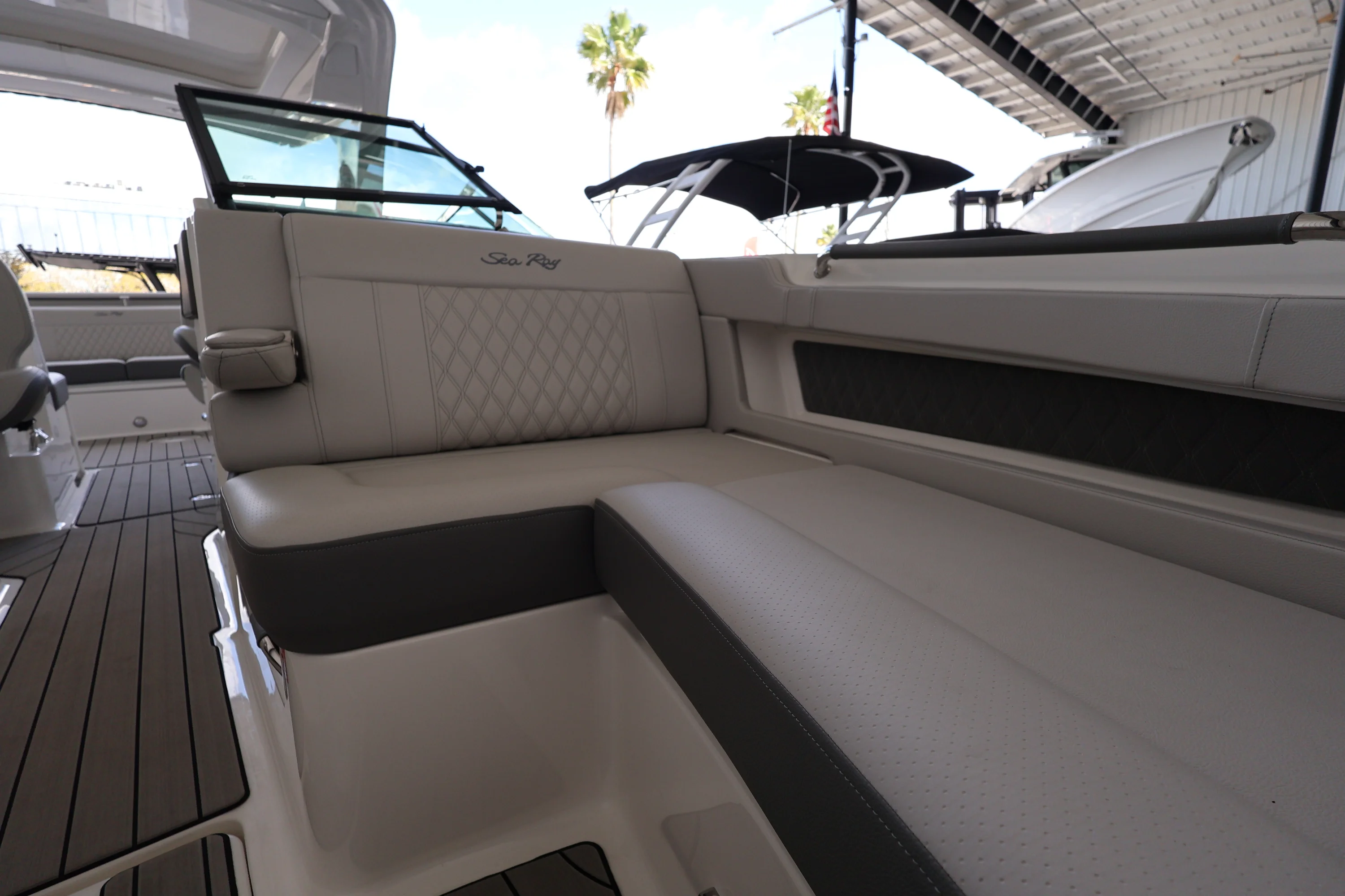 2026 Sea Ray SLX 310 Outboard Image Thumbnail #21