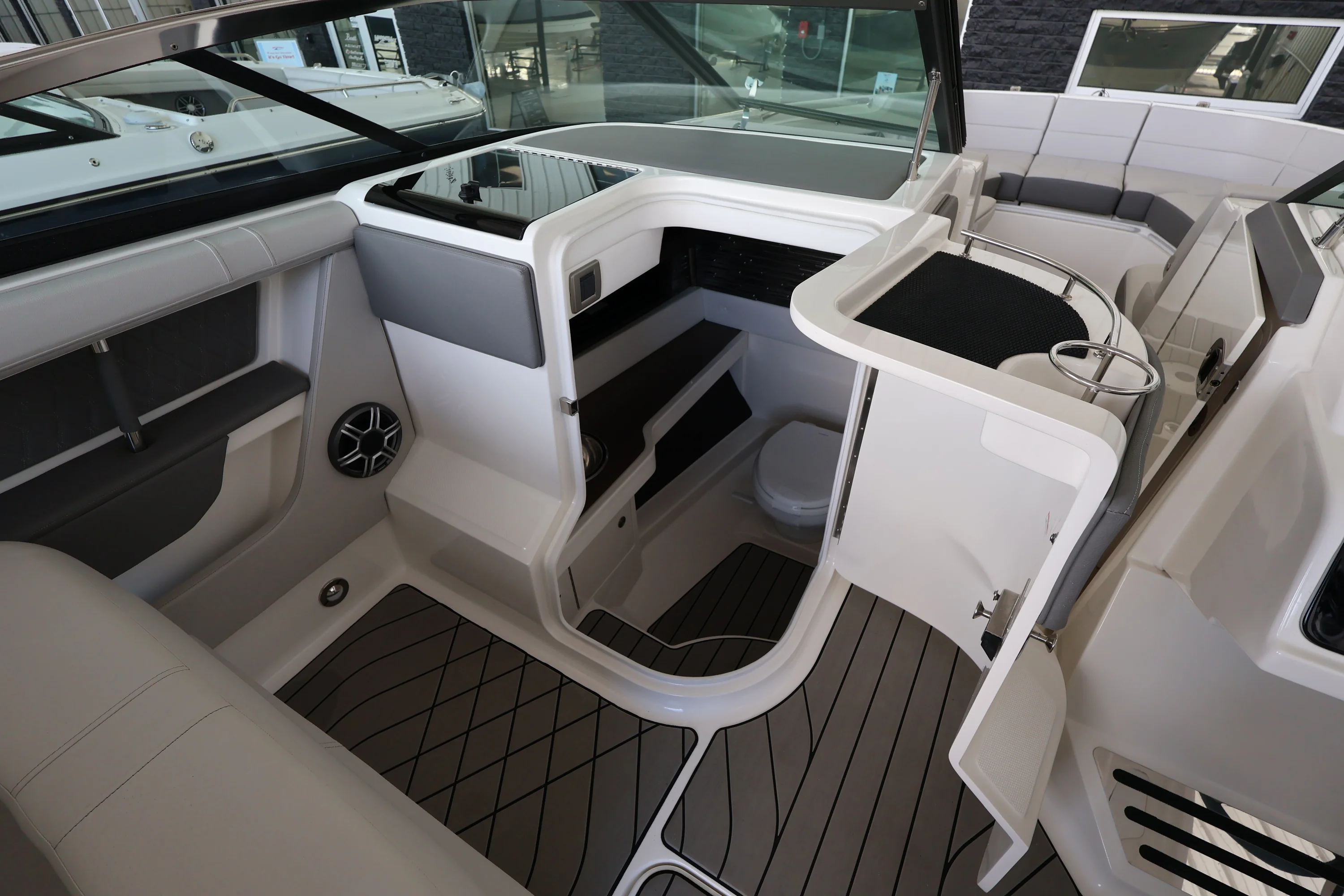 2026 Sea Ray SLX 310 Outboard Image Thumbnail #12