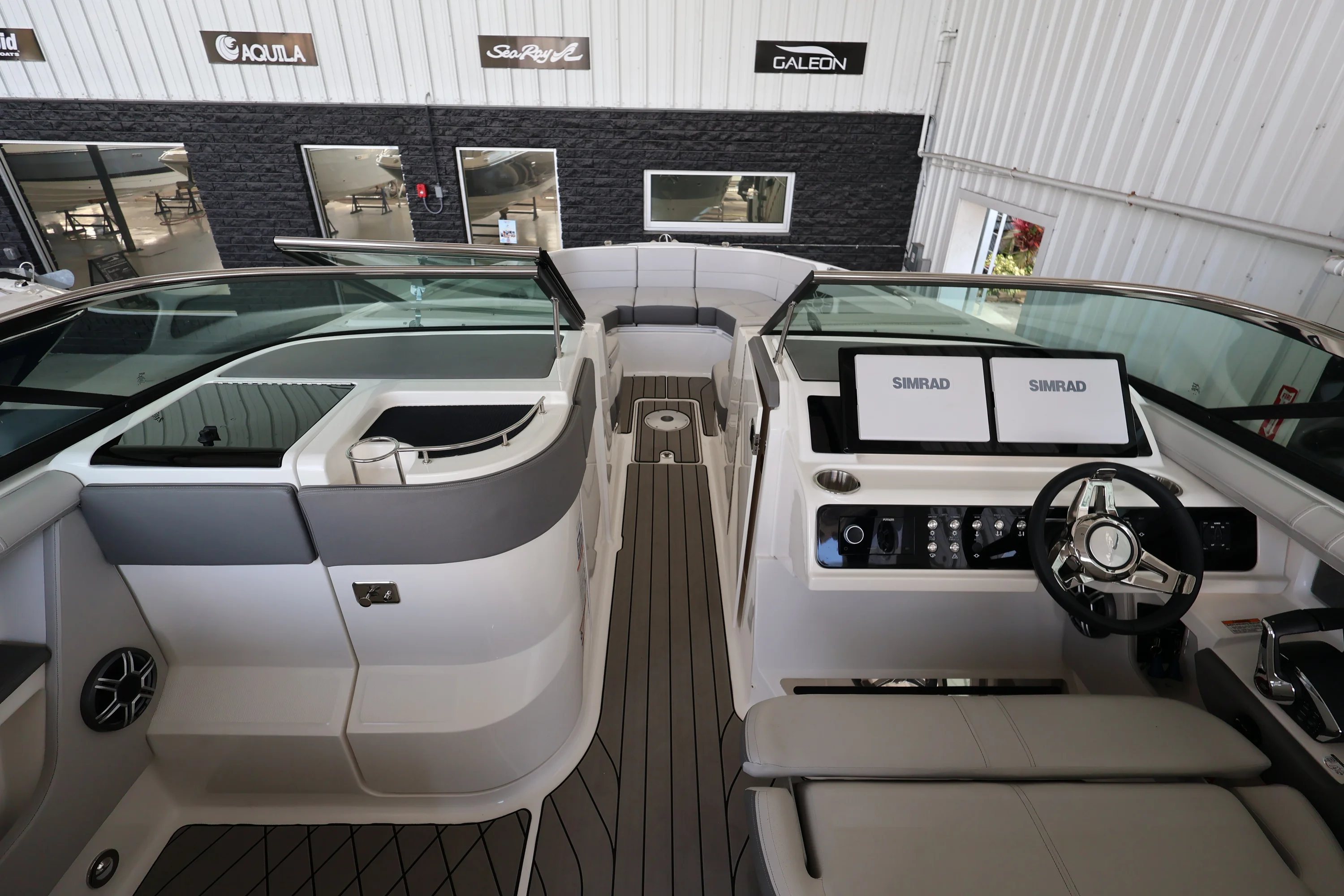 2026 Sea Ray SLX 310 Outboard Image Thumbnail #18