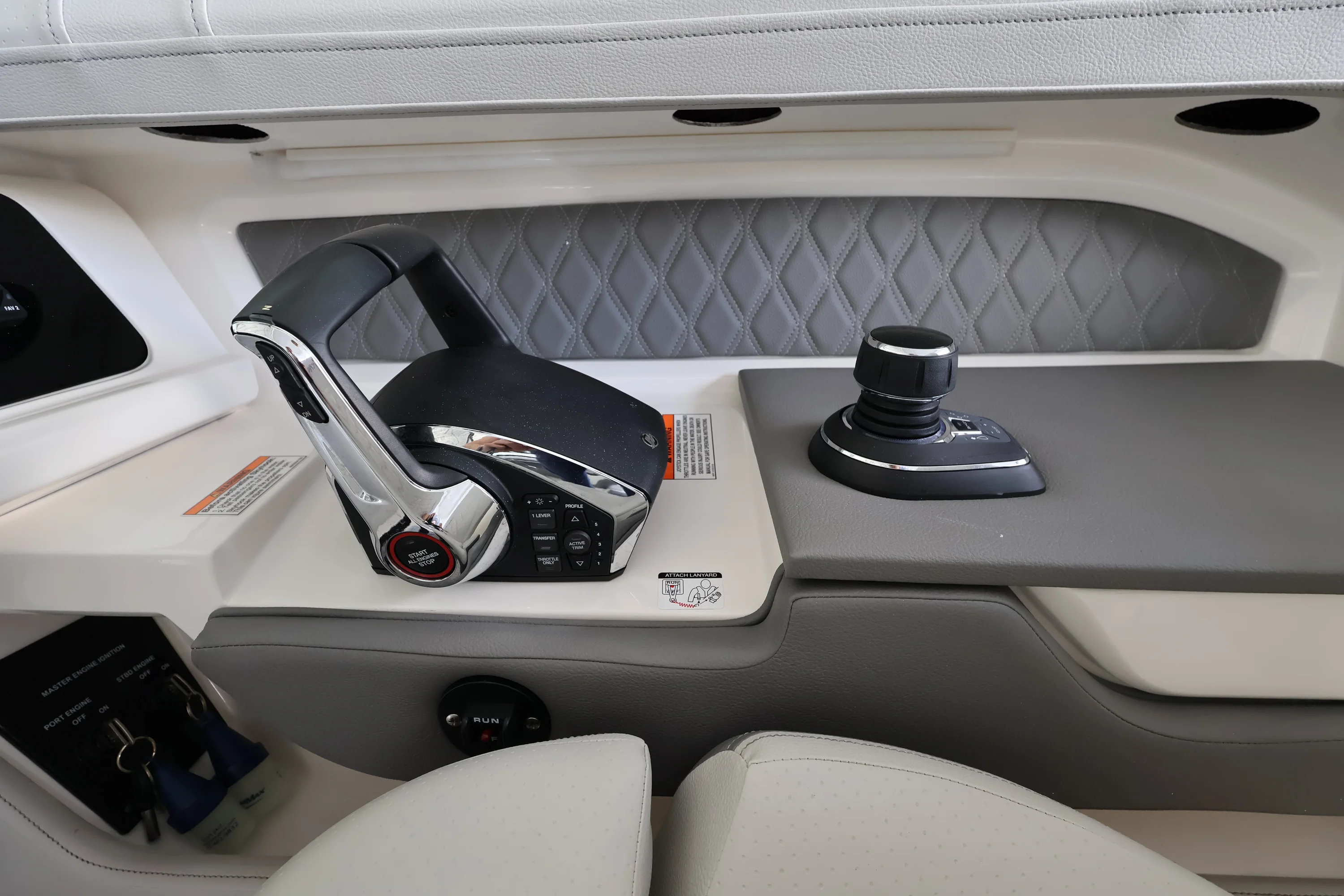 2026 Sea Ray SLX 310 Outboard Image Thumbnail #17