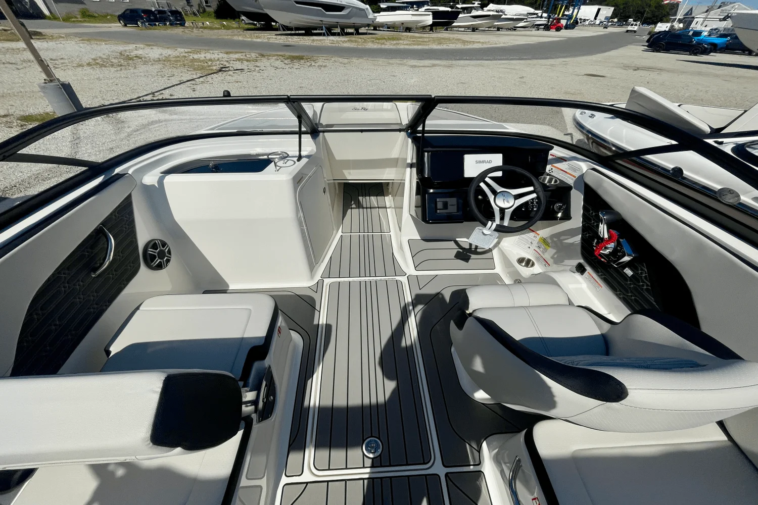 2026 Sea Ray SPX 210 Outboard Image Thumbnail #16