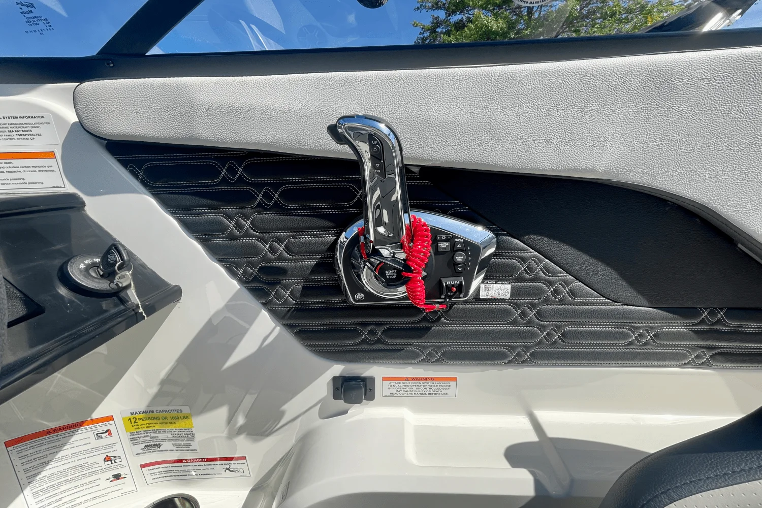 2026 Sea Ray SPX 210 Outboard Image Thumbnail #9