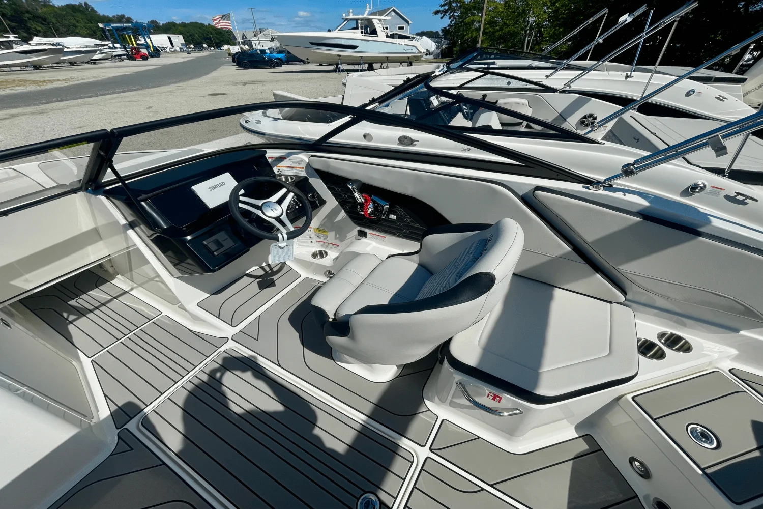 2026 Sea Ray SPX 210 Outboard Image Thumbnail #7