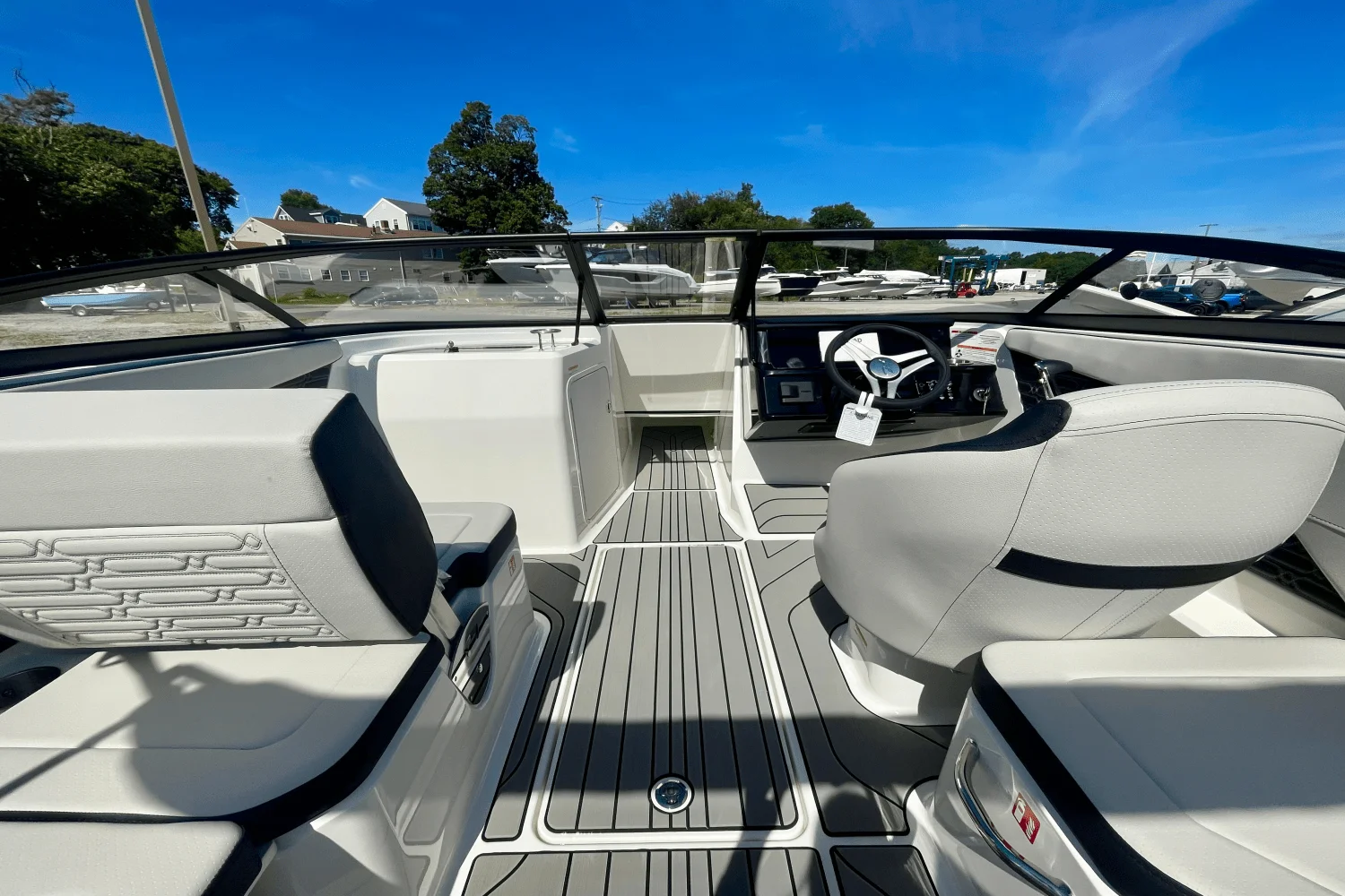 2026 Sea Ray SPX 210 Outboard Image Thumbnail #15