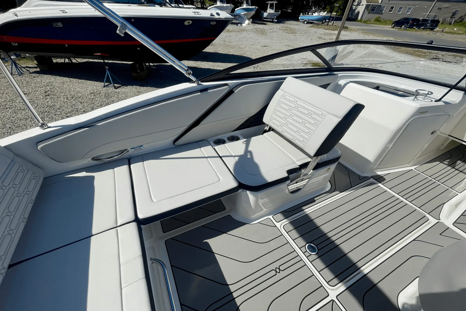 2026 Sea Ray SPX 210 Outboard Image Thumbnail #11