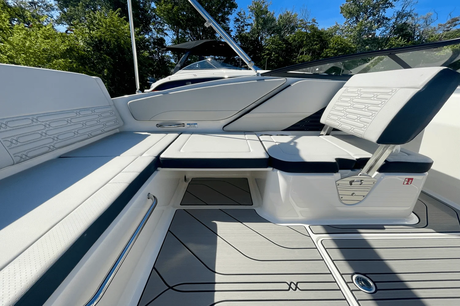 2026 Sea Ray SPX 210 Outboard Image Thumbnail #13