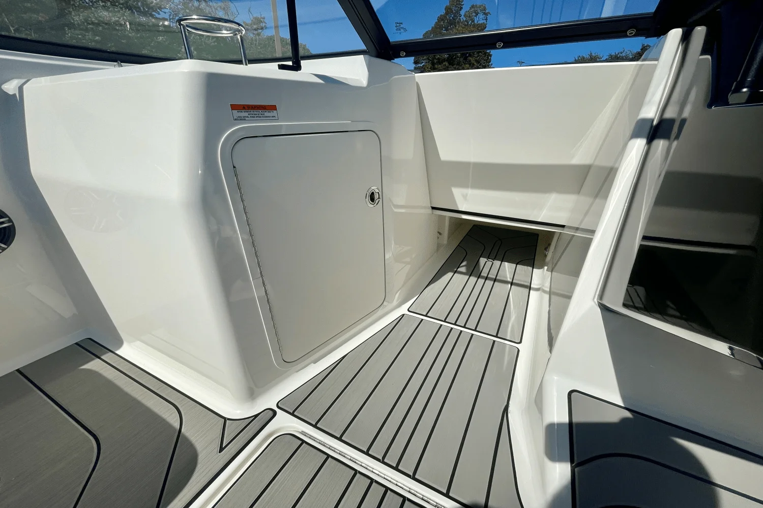 2026 Sea Ray SPX 210 Outboard Image Thumbnail #17