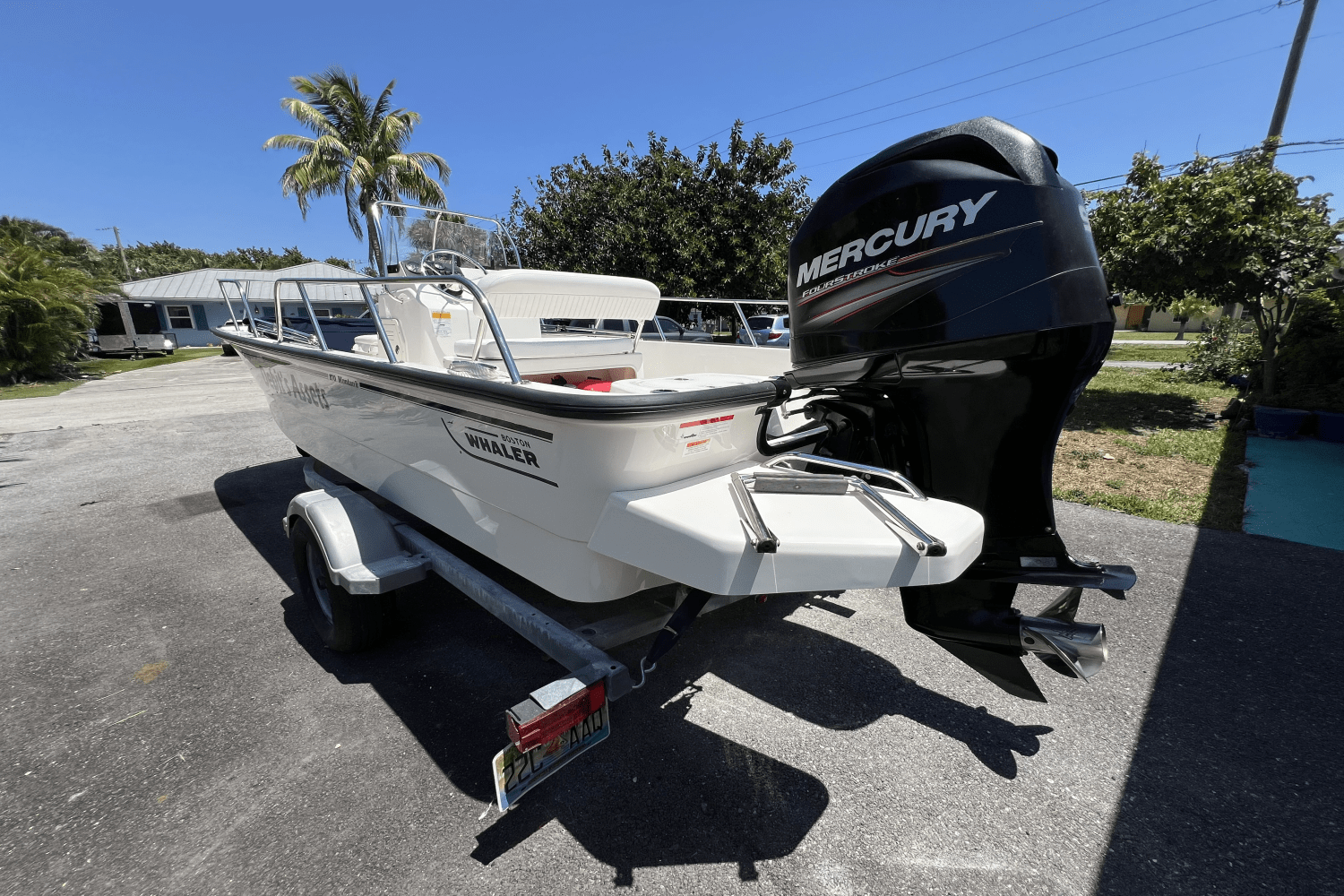 2014 Boston Whaler 170 MONTAUK Image Thumbnail #5