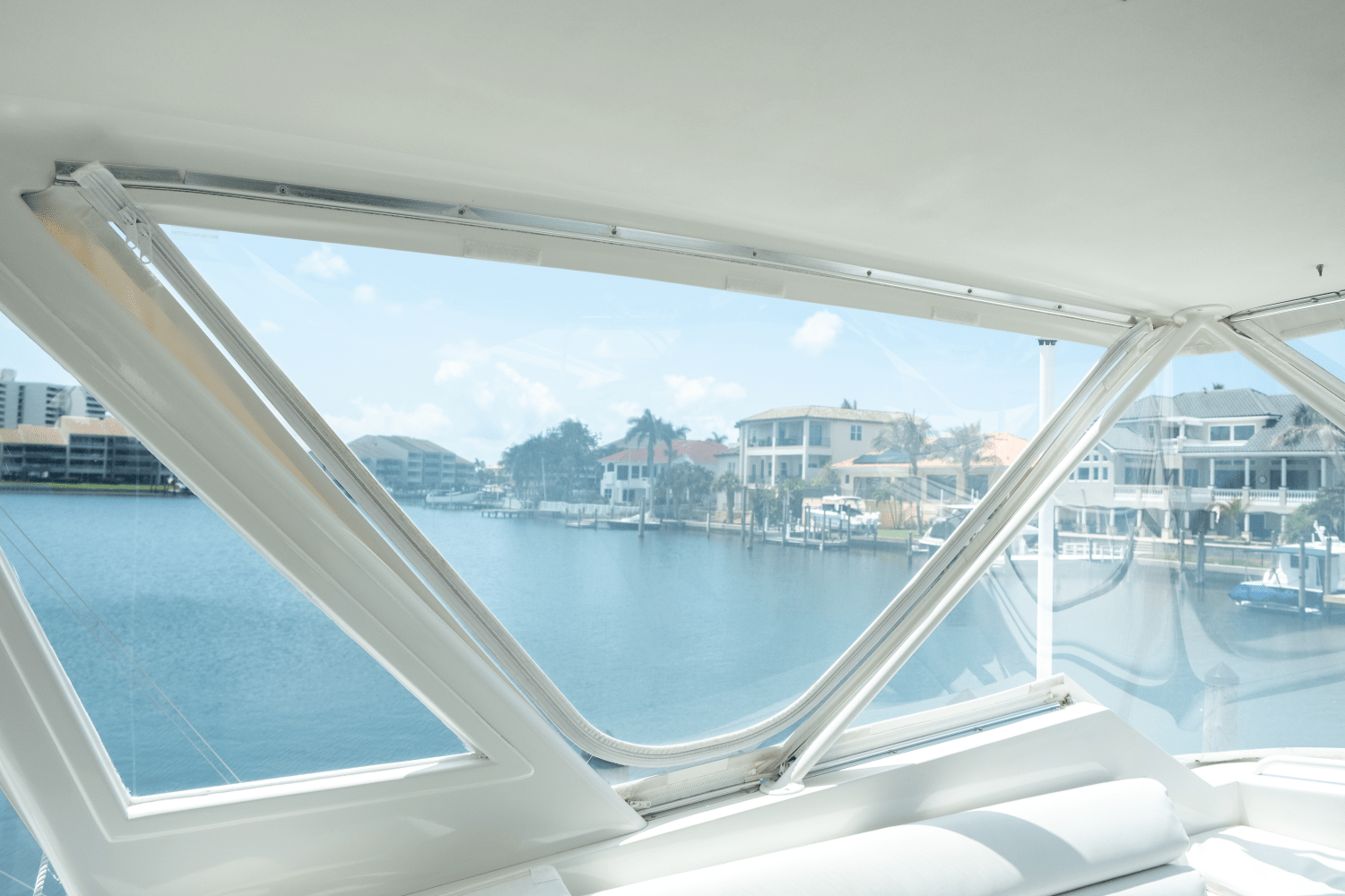 1996 Hatteras
                                                             54 CONVERTIBLE Image Thumbnail #49