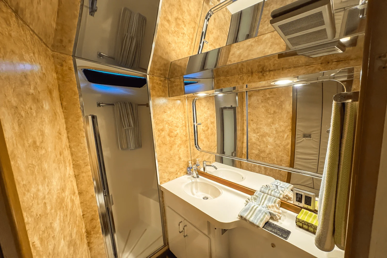 1996 Hatteras 54 CONVERTIBLE Image Thumbnail #63