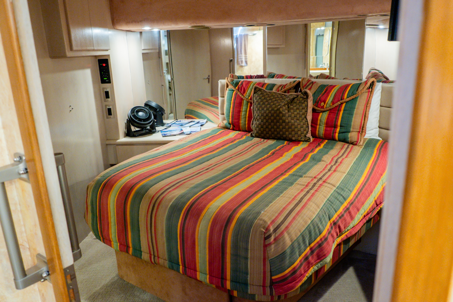 1996 Hatteras 54 CONVERTIBLE Image Thumbnail #30