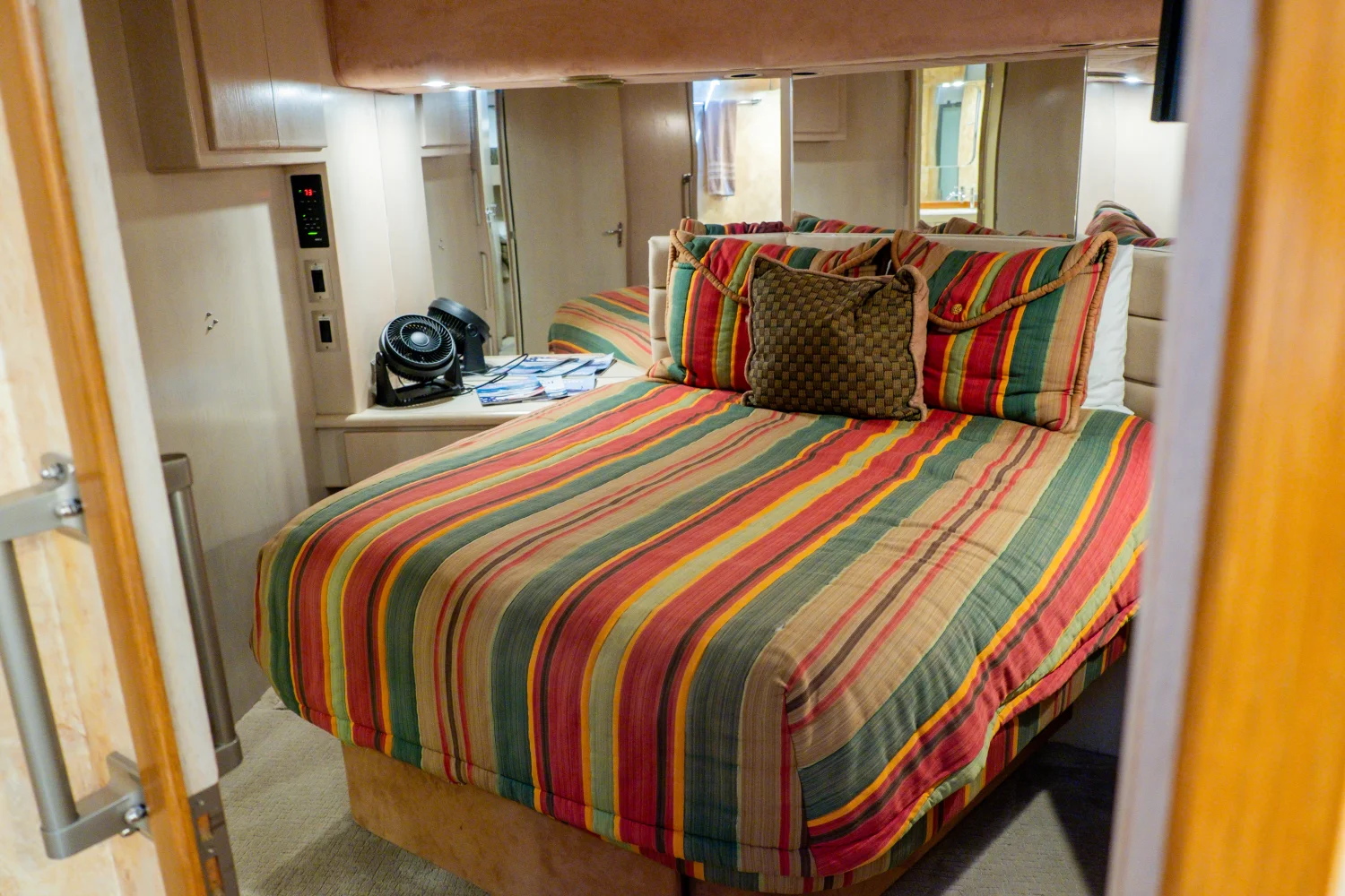 1996 Hatteras 54 CONVERTIBLE Image Thumbnail #30